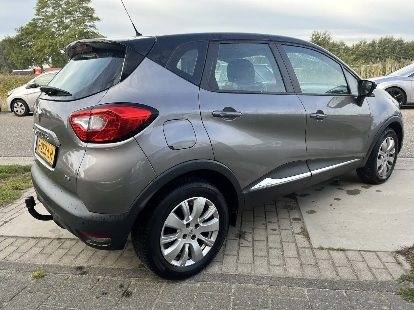 Renault Captur 1.2 TCe Expression / Dealer onderhouden / Automaat Grau - 2