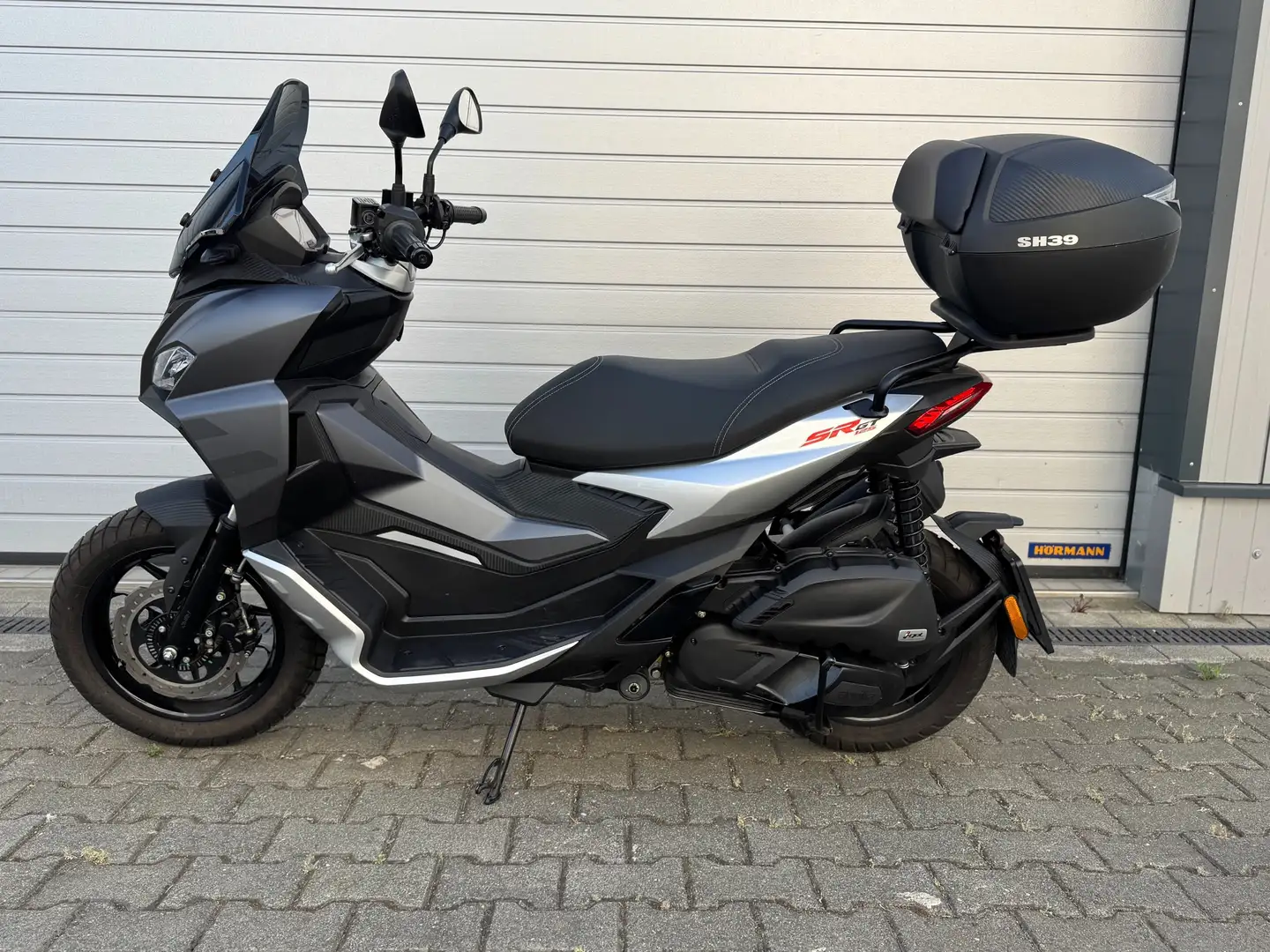 Aprilia SR GT 125 Grau Street Gris - 1