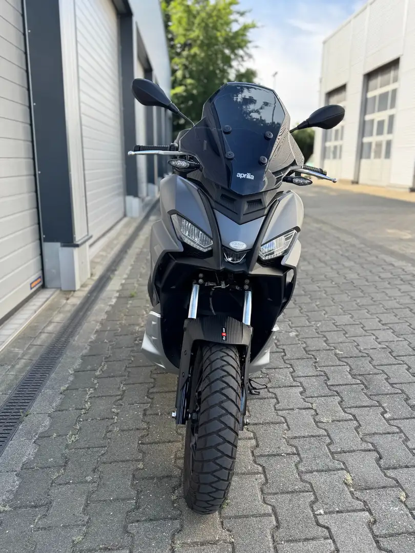 Aprilia SR GT 125 Grau Street Gris - 2