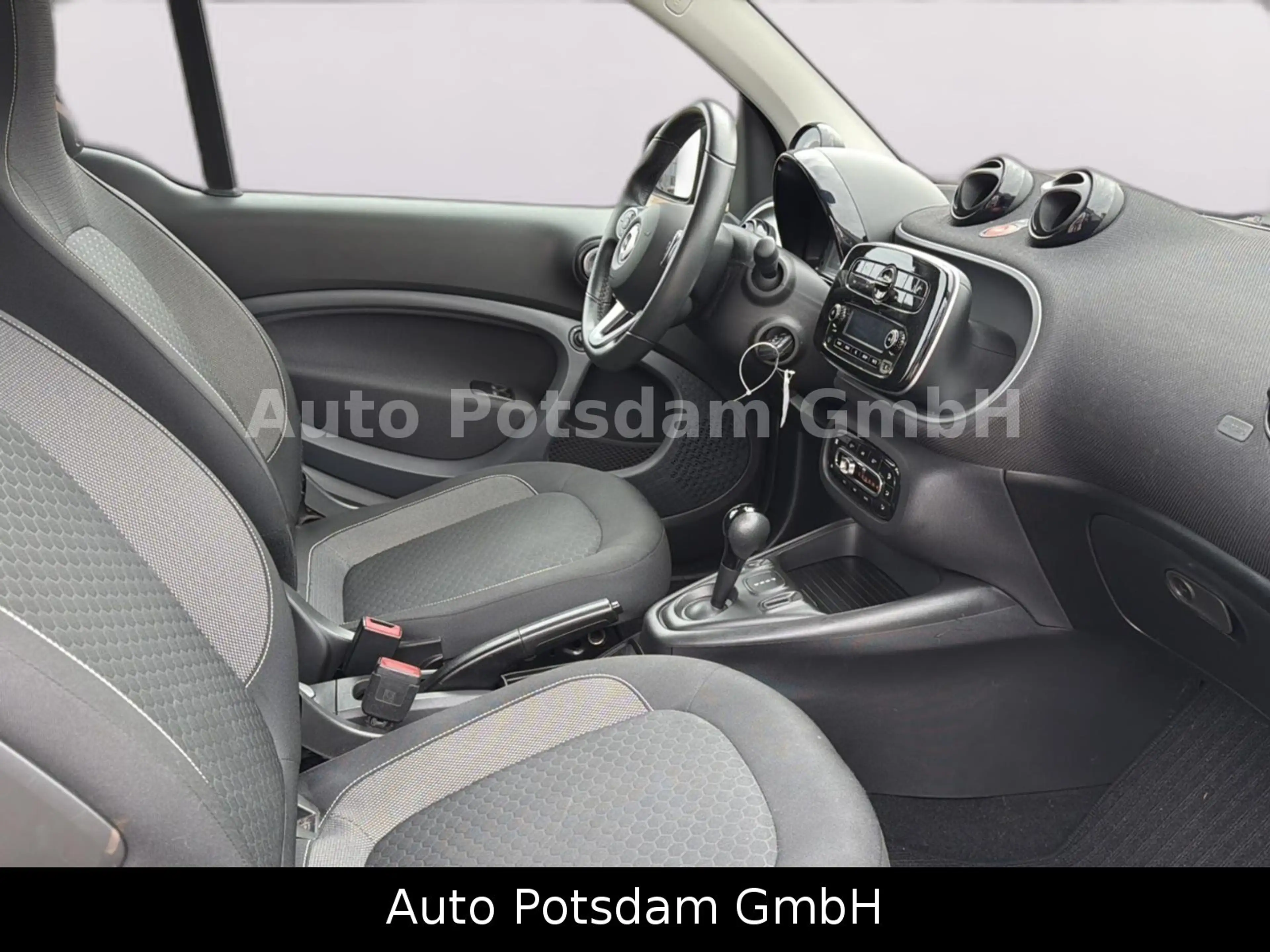 smart forTwo EQ Passion Facelift Sitzheizung — photo 12