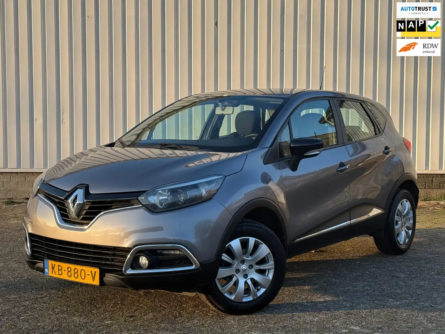 Renault Captur 0.9 TCe Expression 2e Eigenaar,Trekhaak,Airco,Navi Grijs - 1