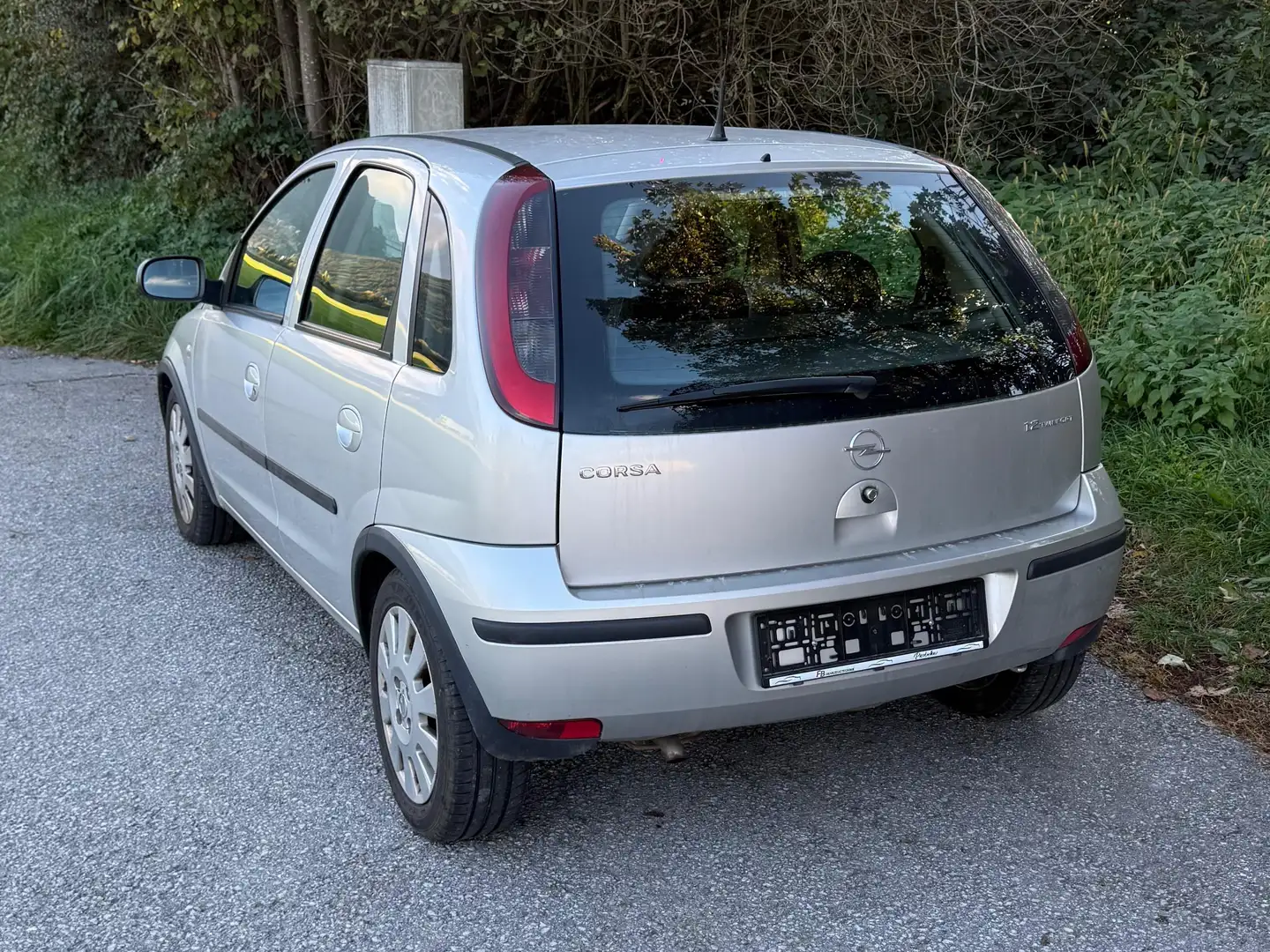 Opel Corsa Corsa 1,2 16V Silber - 2