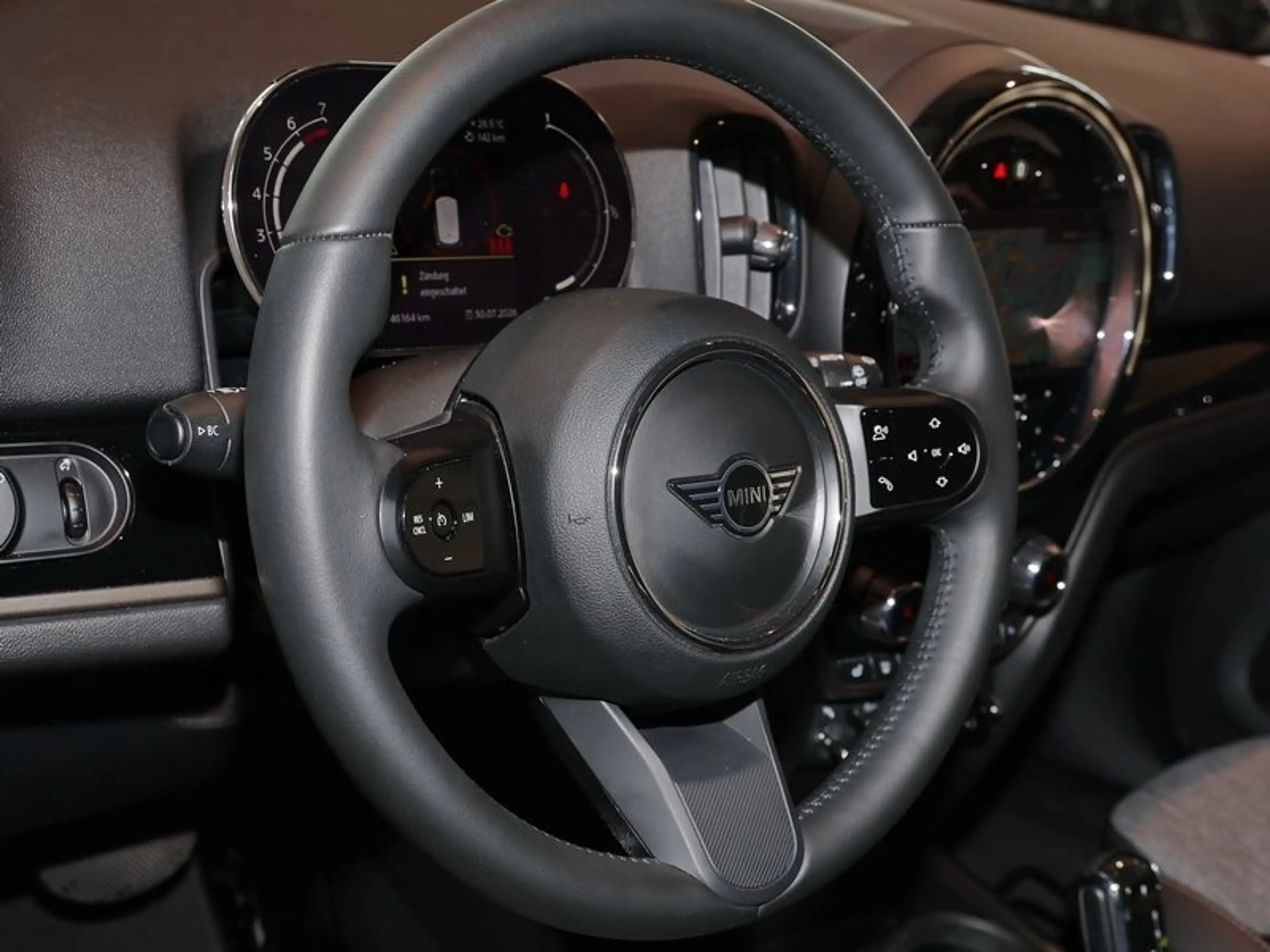 MINI Cooper Countryman Navi LED 17" BT USB PDC DAB — photo 9