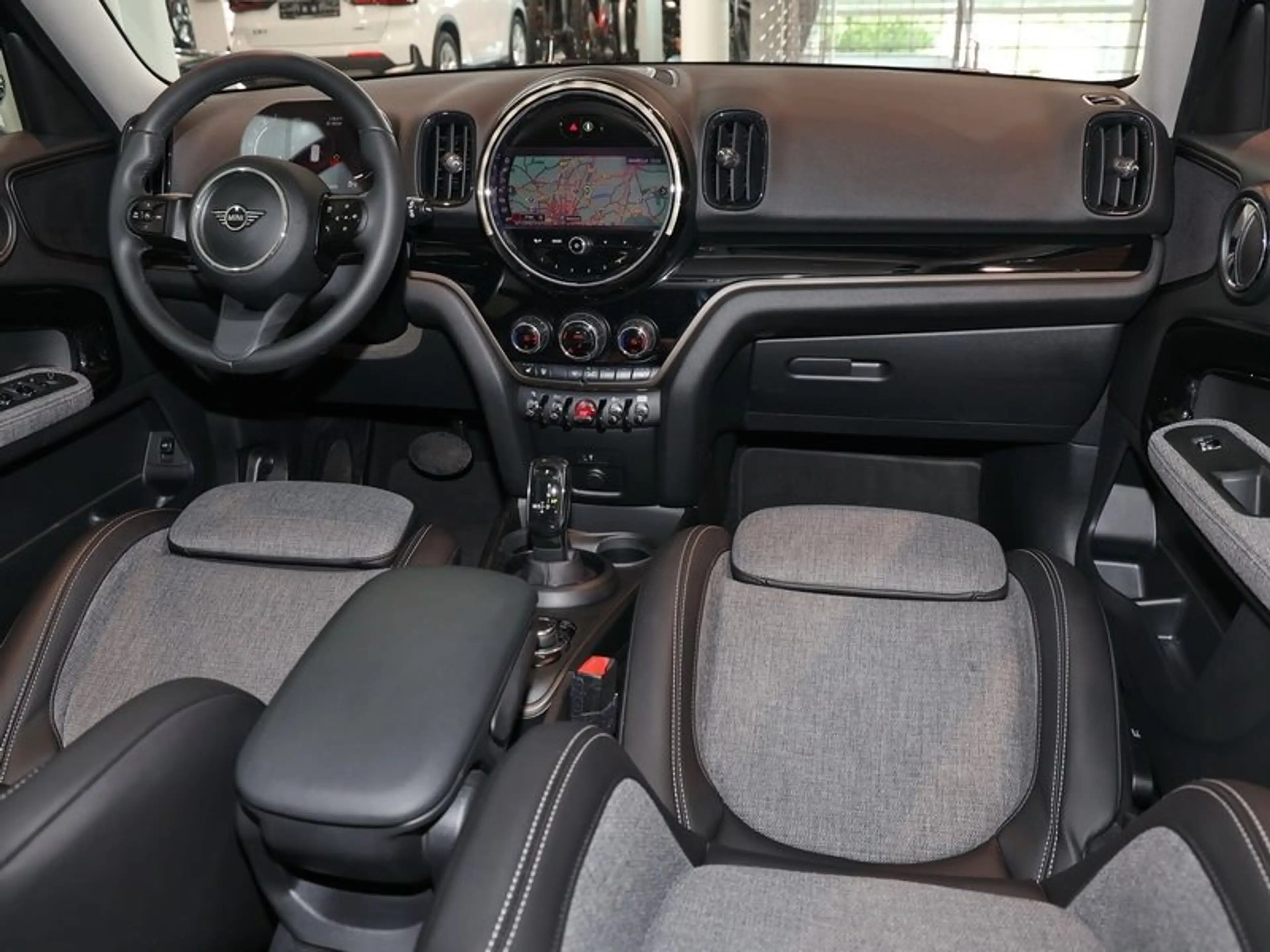 MINI Cooper Countryman Navi LED 17" BT USB PDC DAB — photo 5