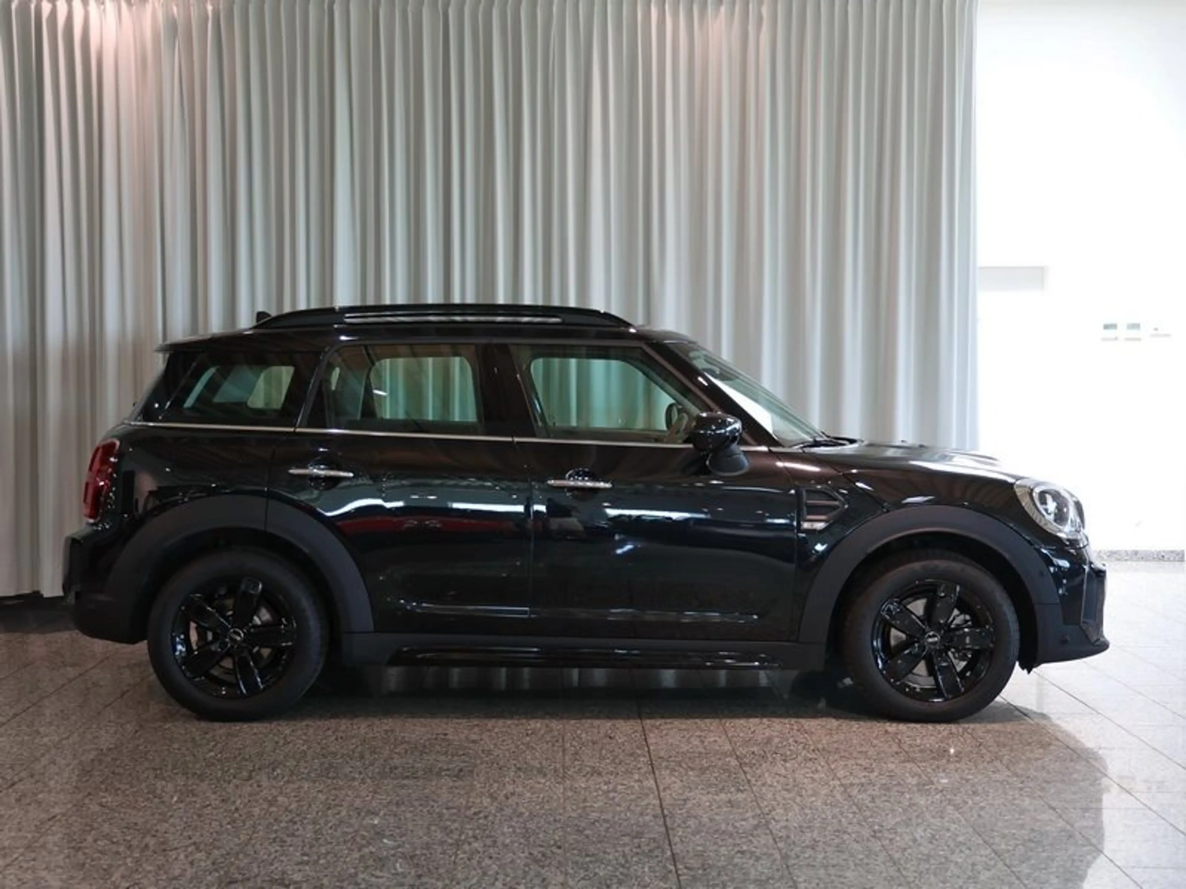 MINI Cooper Countryman Navi LED 17" BT USB PDC DAB — photo 2