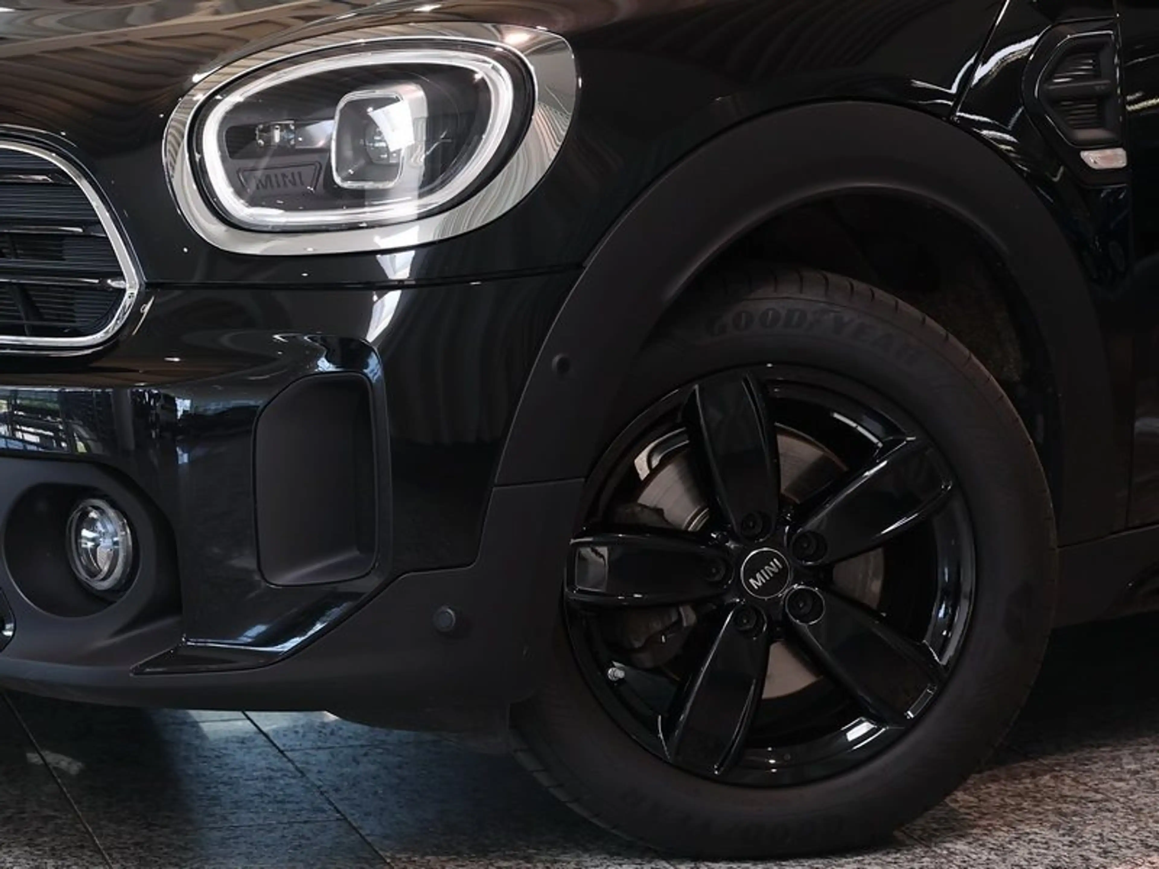 MINI Cooper Countryman Navi LED 17" BT USB PDC DAB — photo 14