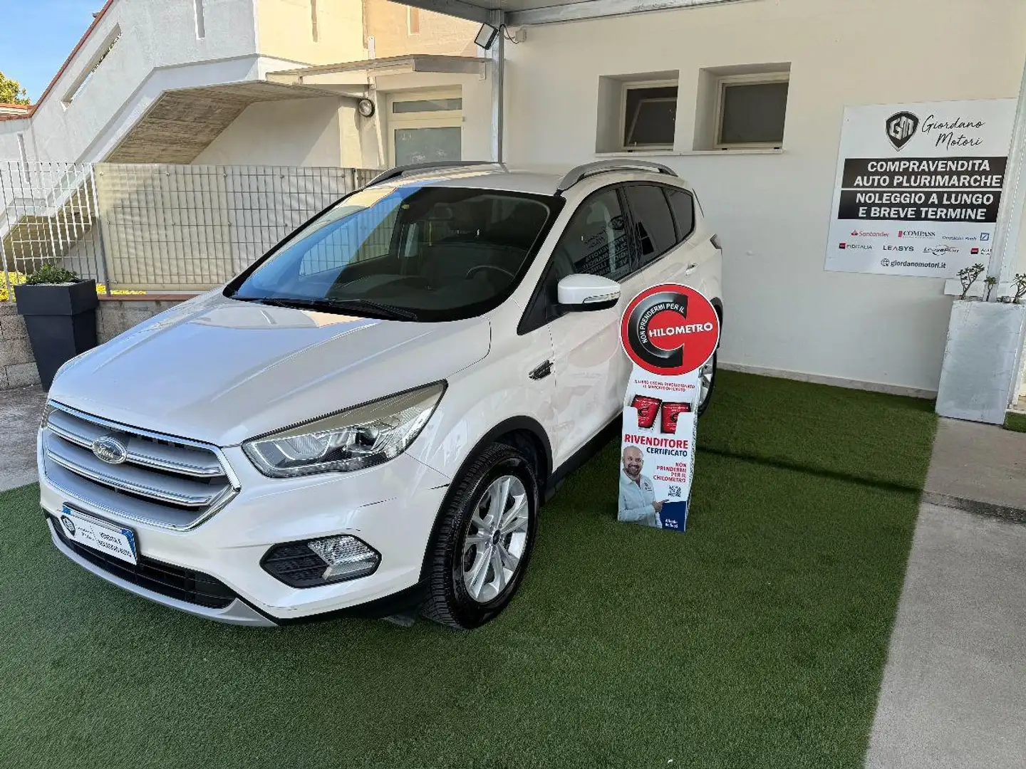 Ford Kuga 1.5 tdci Titanium s&s 2wd 120cv Wit - 1