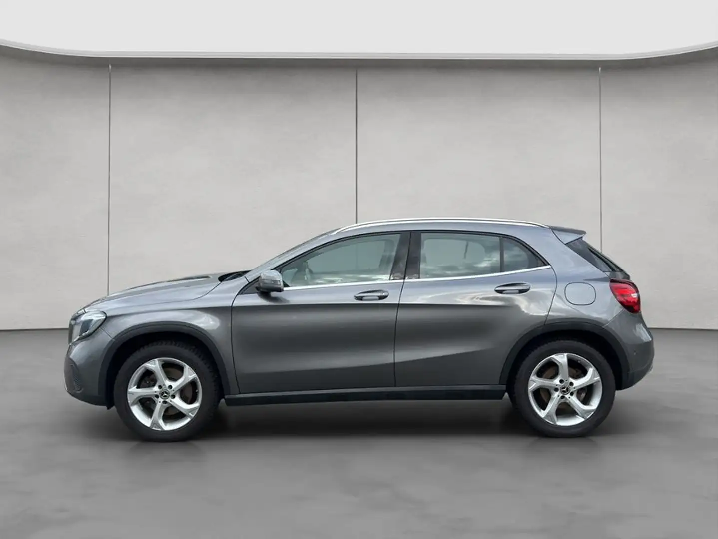 Mercedes-Benz GLA 250 GLA 250 Gris - 2