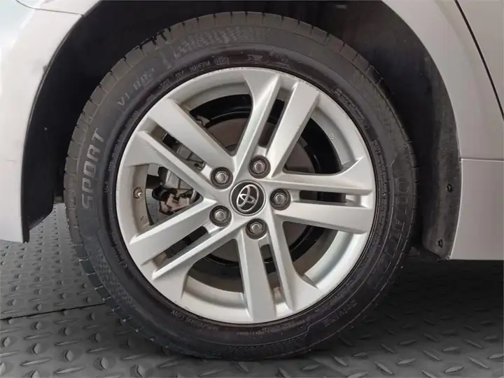 Toyota Auris 2020, foto 16