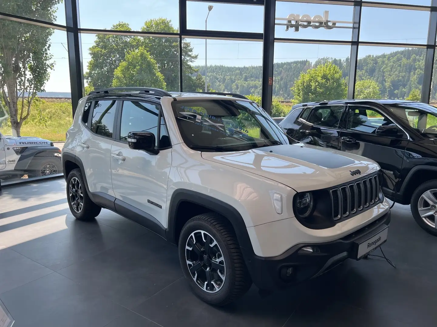 Jeep Renegade 1.3 Plug-In Hybrid Limited Schwarz - 1