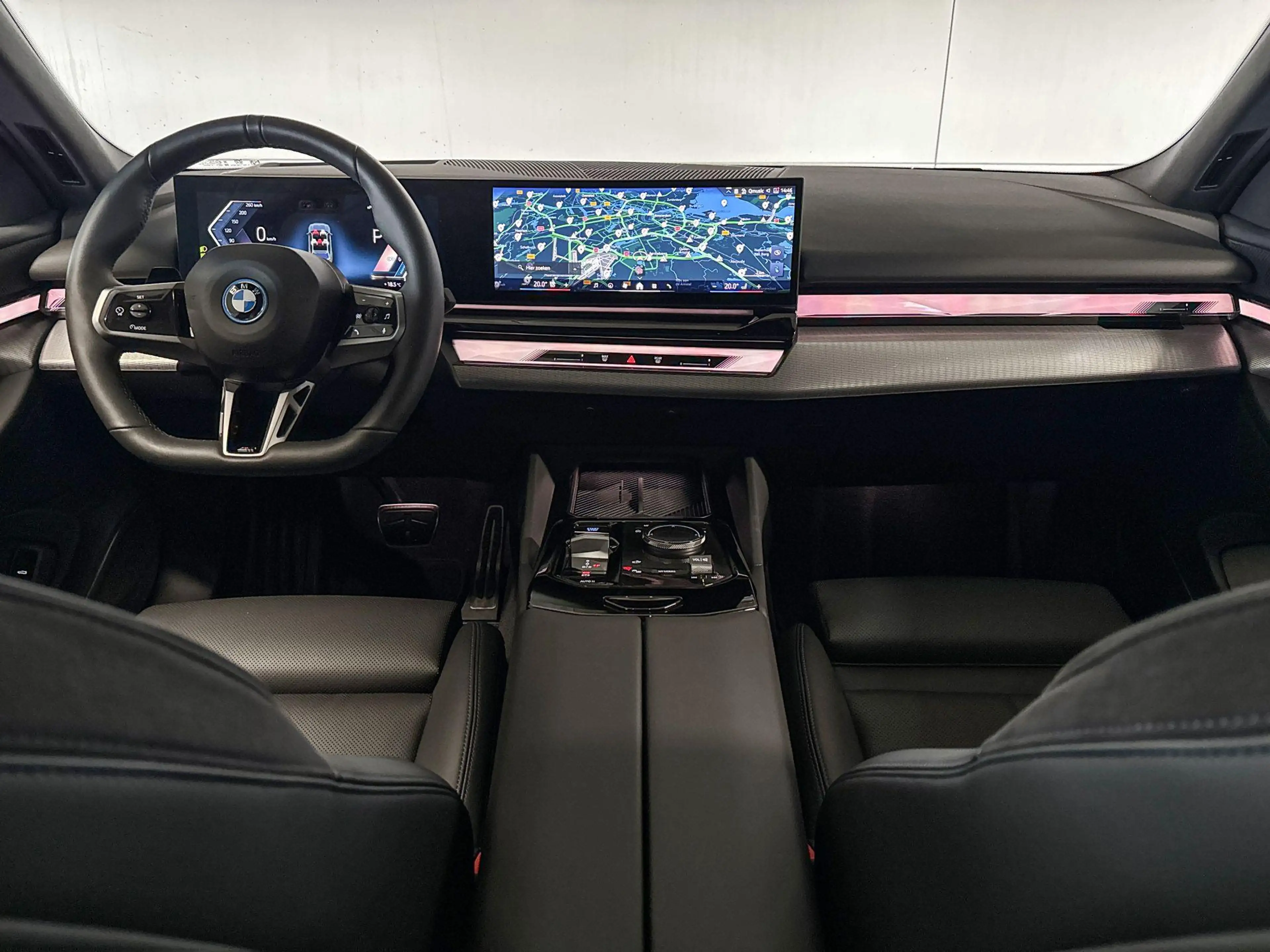 BMW i5 Touring eDrive40 84 kWh — photo 11