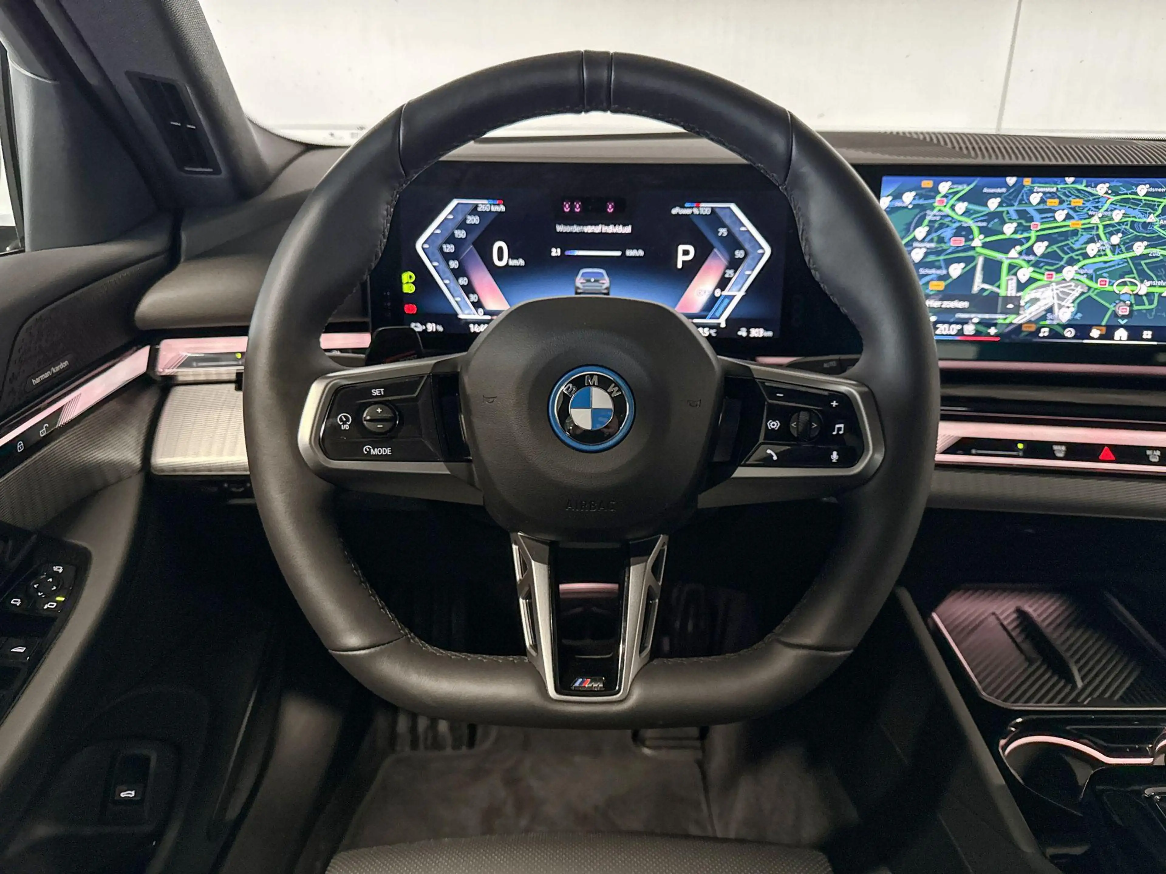 BMW i5 Touring eDrive40 84 kWh — photo 12