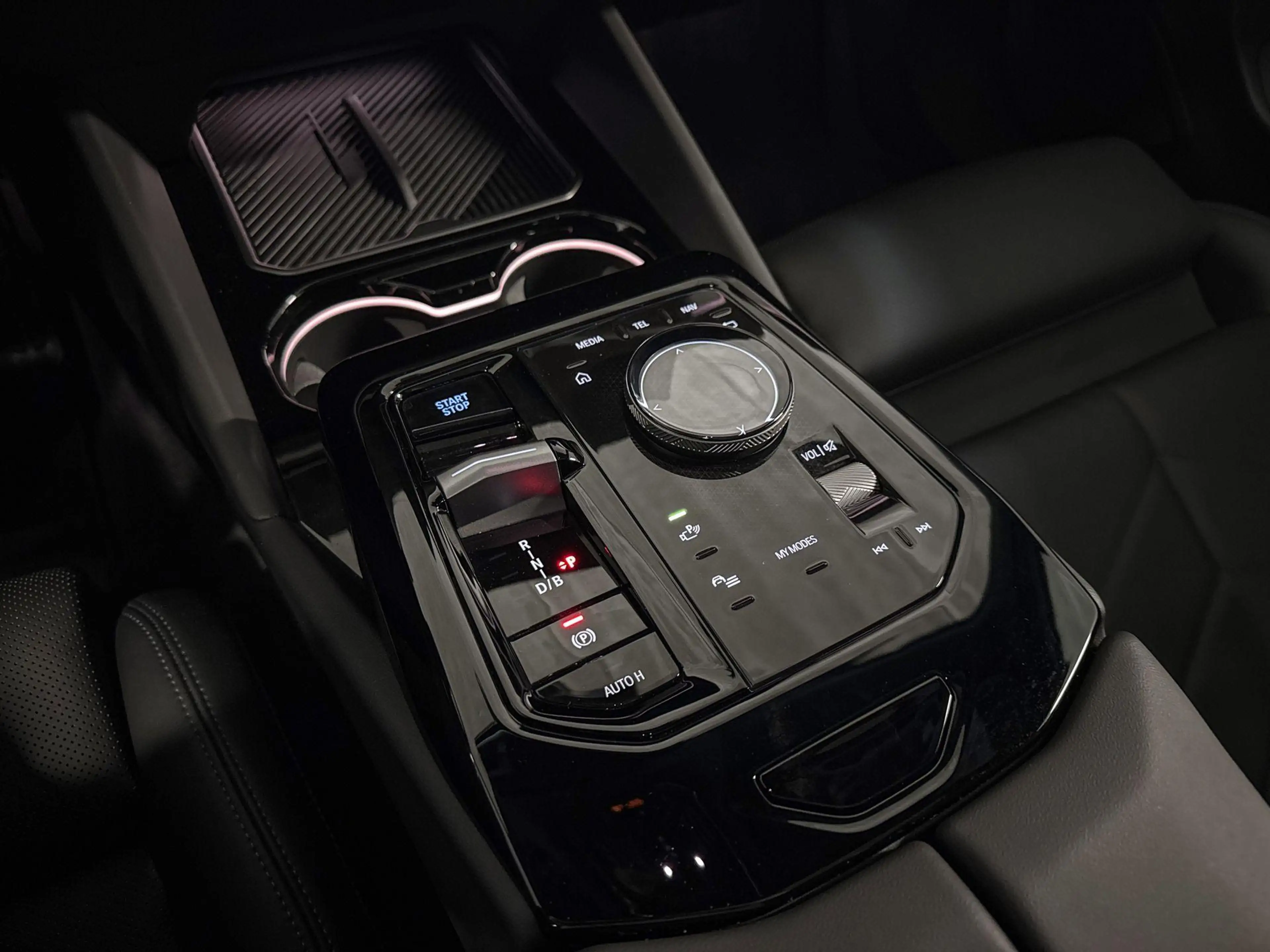BMW i5 Touring eDrive40 84 kWh — photo 15