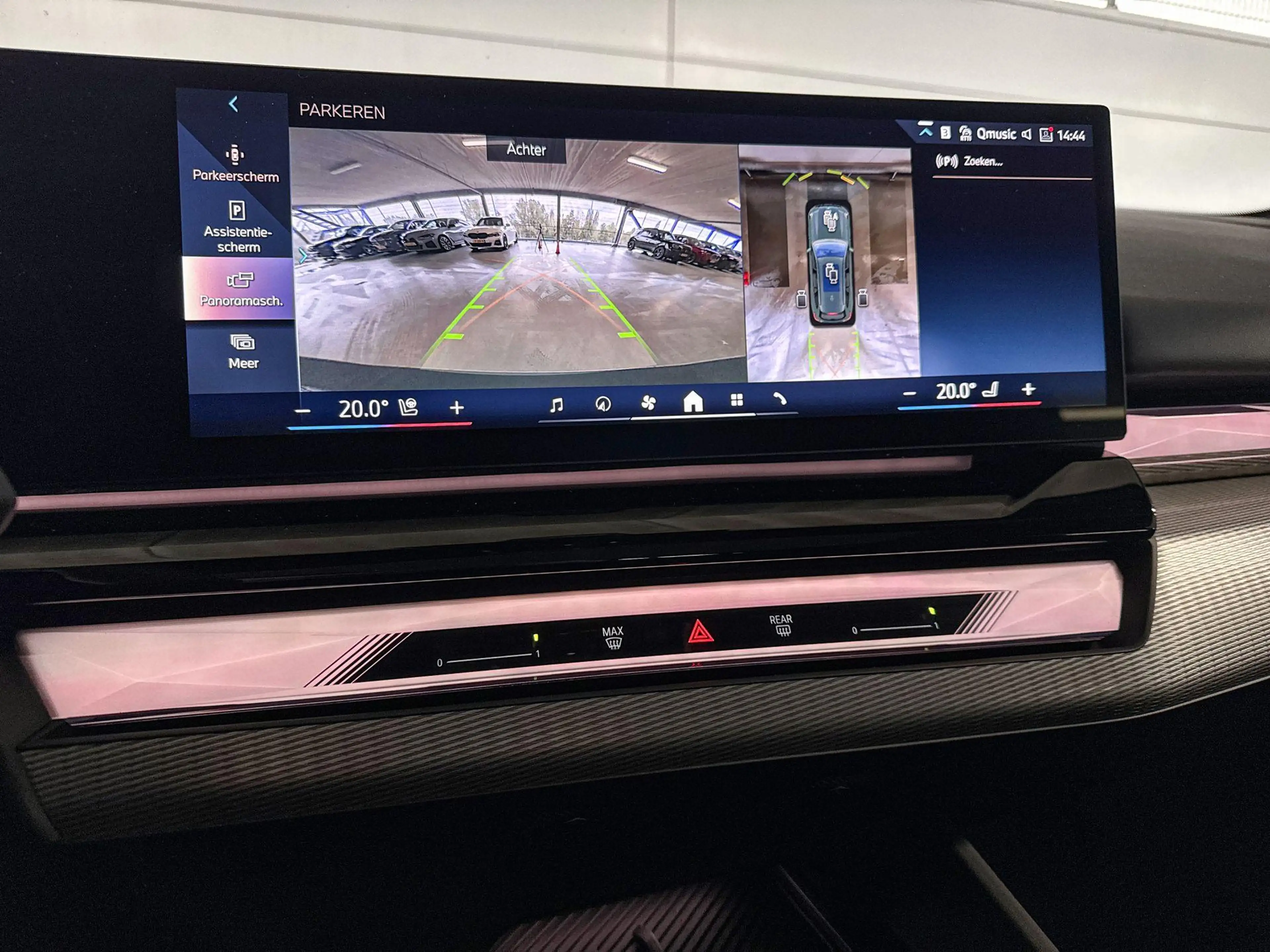 BMW i5 Touring eDrive40 84 kWh — photo 14