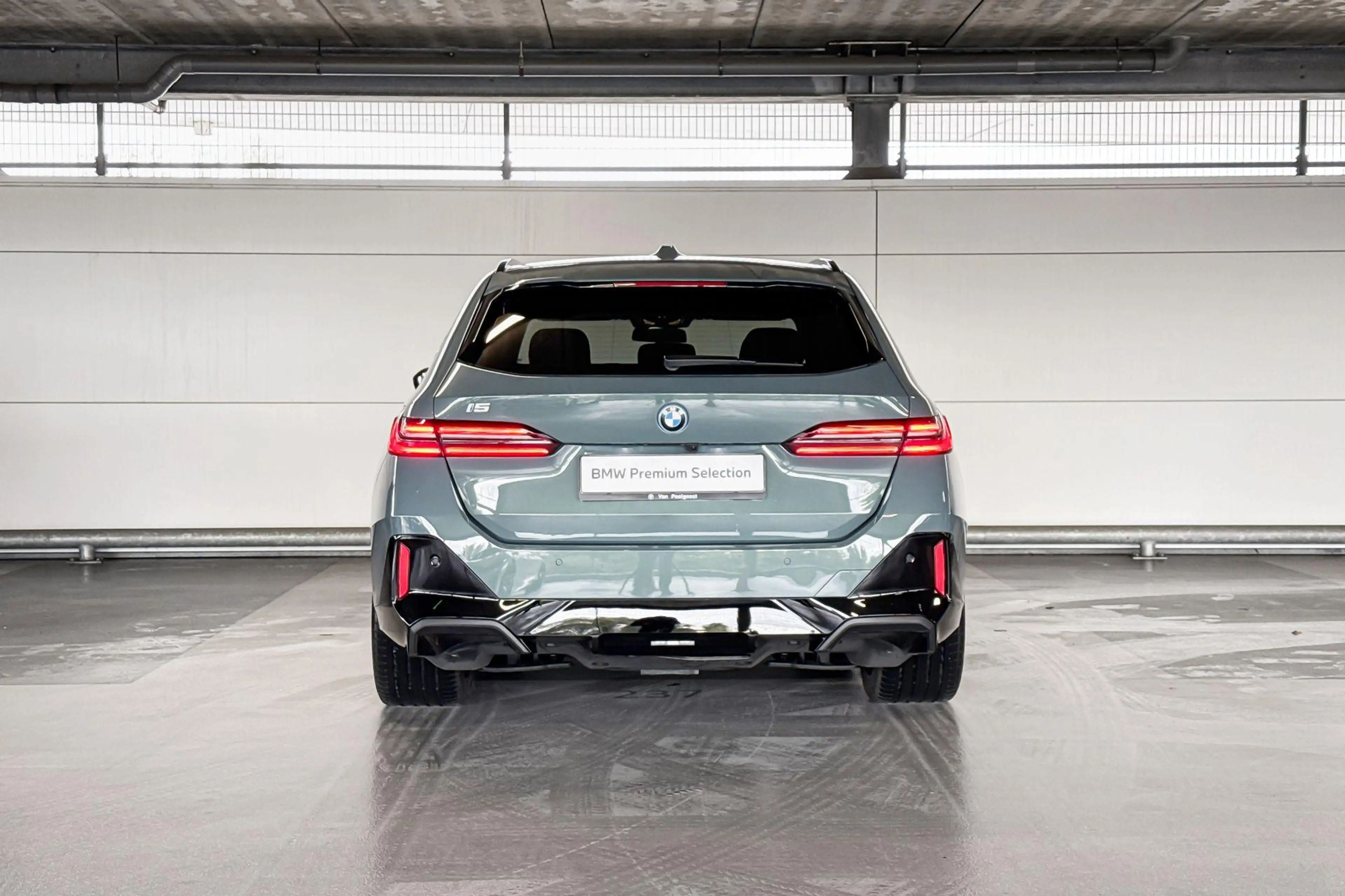 BMW i5 Touring eDrive40 84 kWh — photo 7