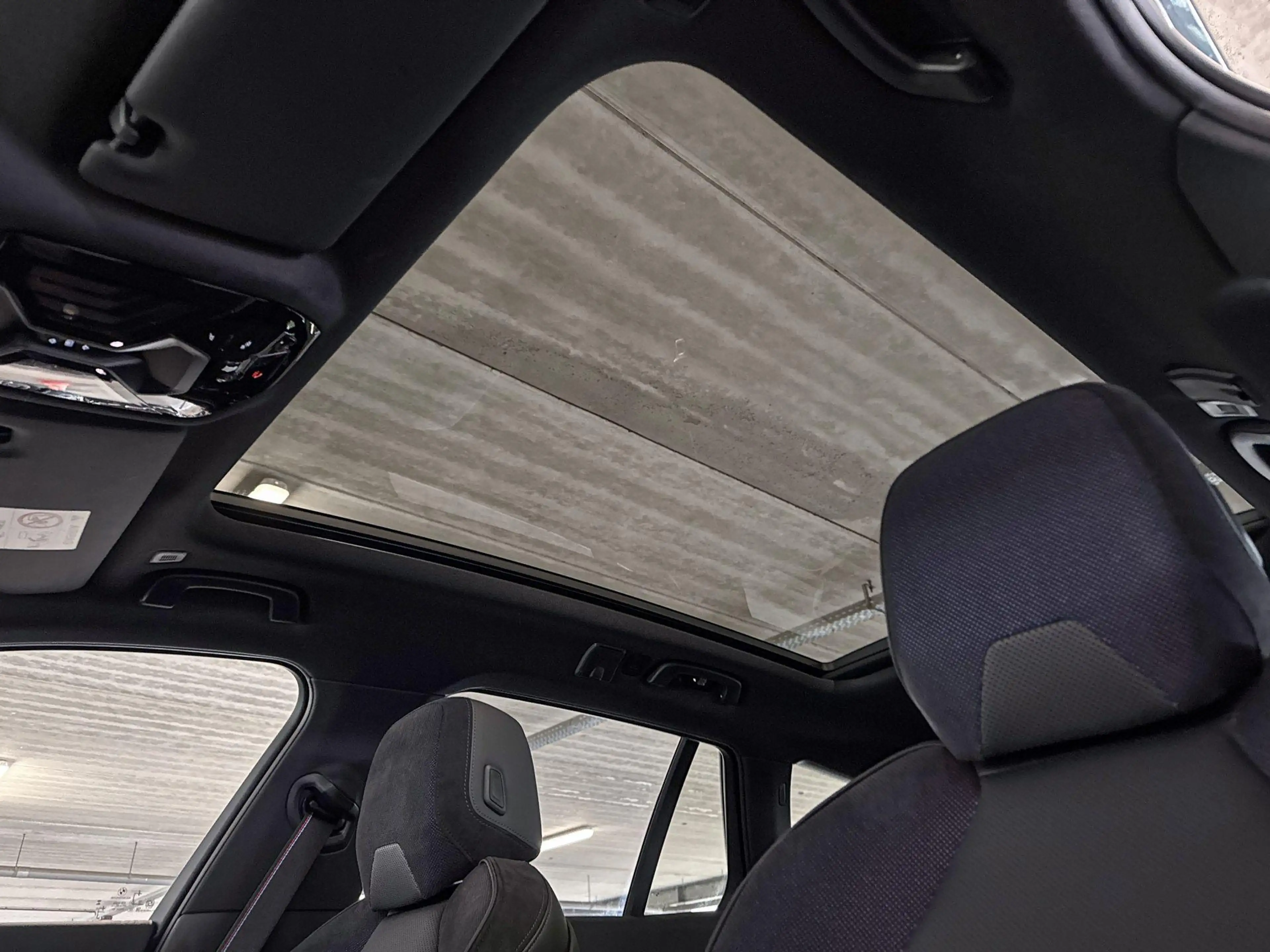 BMW i5 Touring eDrive40 84 kWh — photo 10