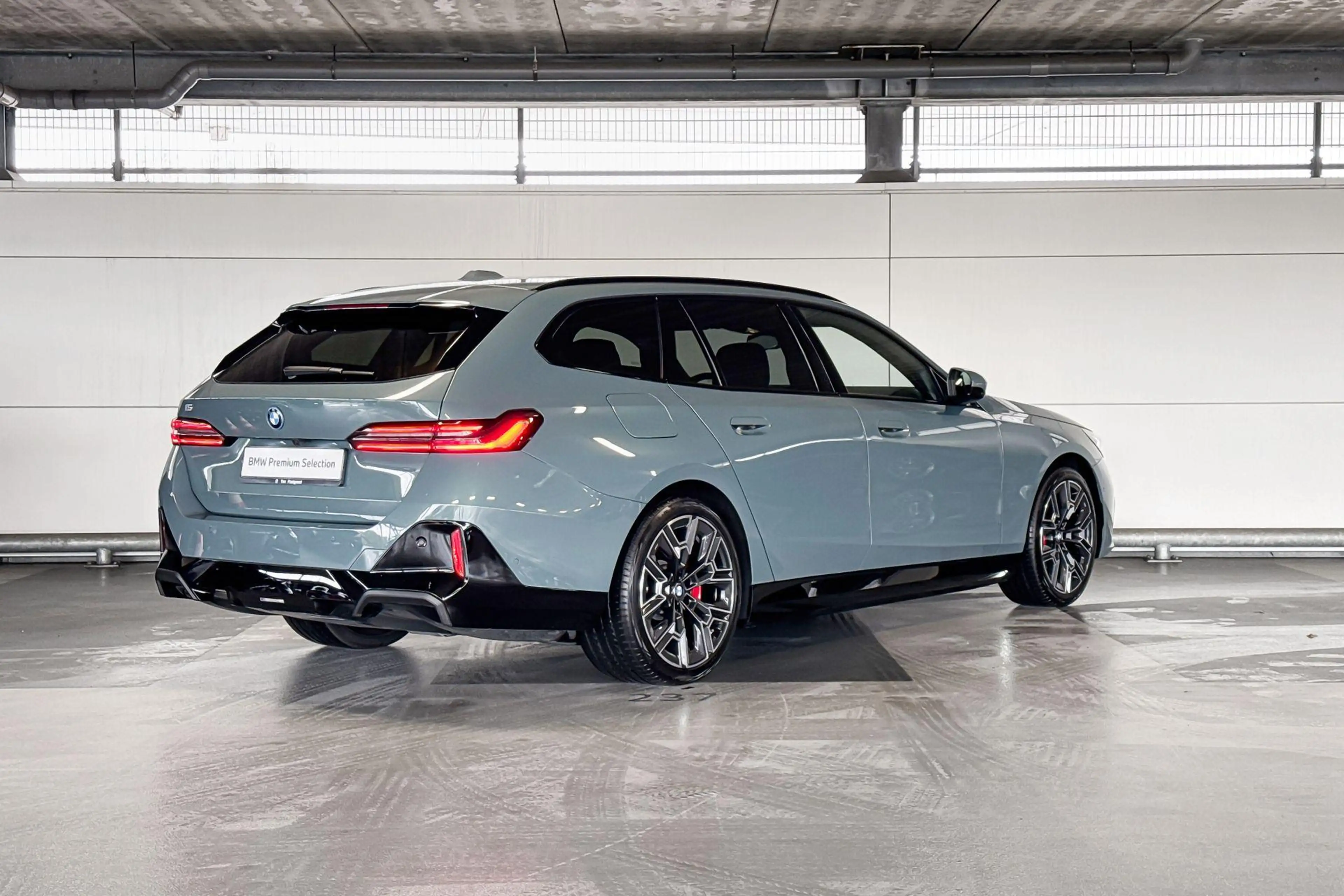 BMW i5 Touring eDrive40 84 kWh — photo 6