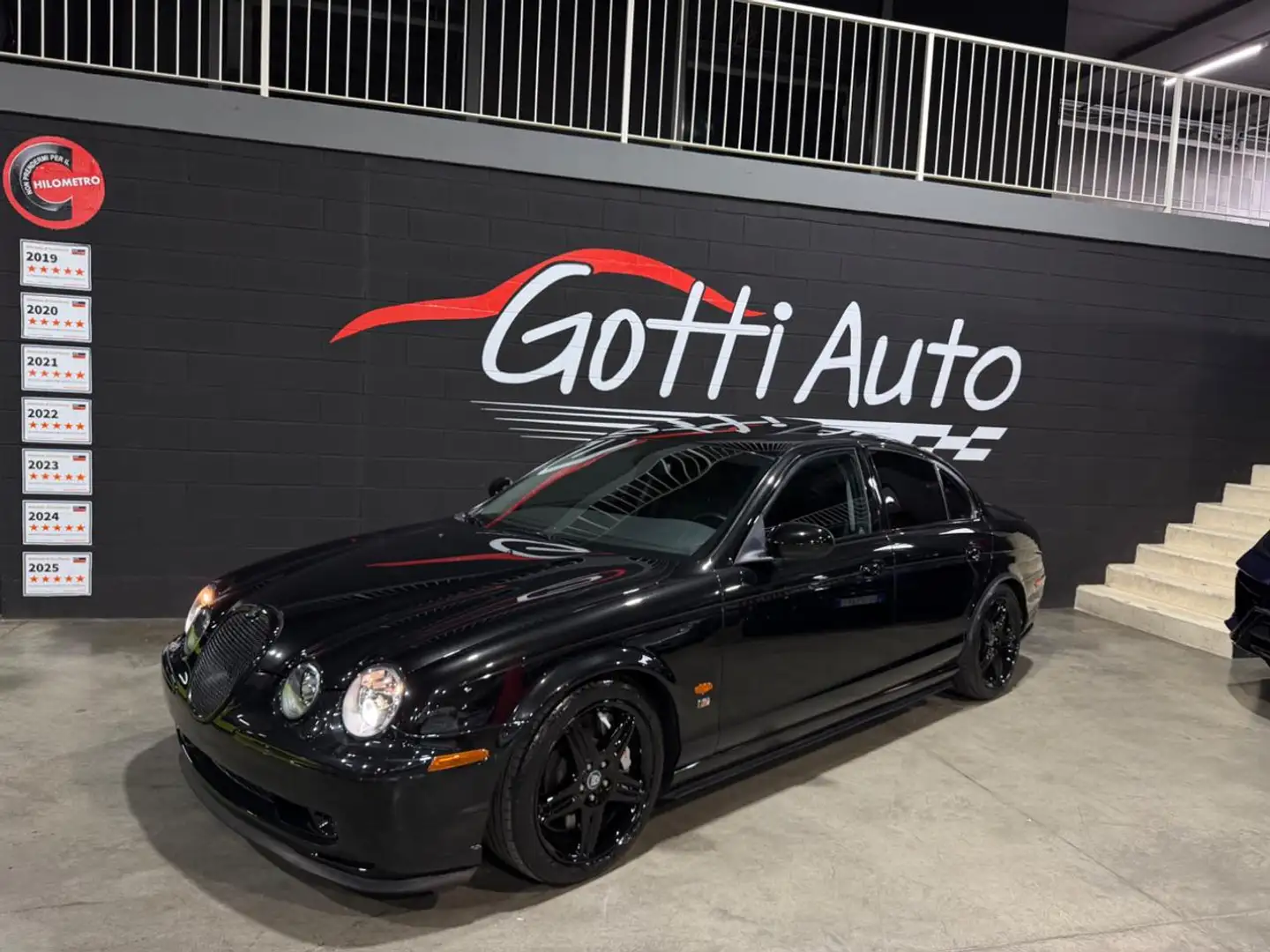 Jaguar S-Type 4.2 V8 R INTROVABILE SUPERCHARGE 395 HP Schwarz - 1