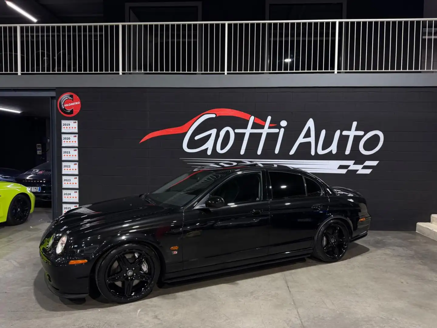 Jaguar S-Type 4.2 V8 R INTROVABILE SUPERCHARGE 395 HP Schwarz - 2