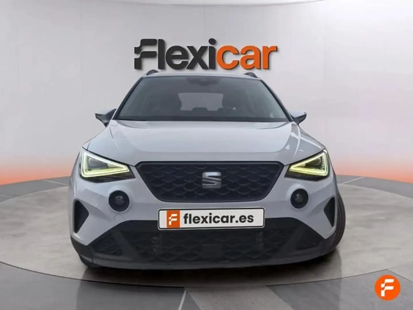 SEAT Arona 1.0 TSI 81kW (110CV) DSG FR XL Blanco - 2