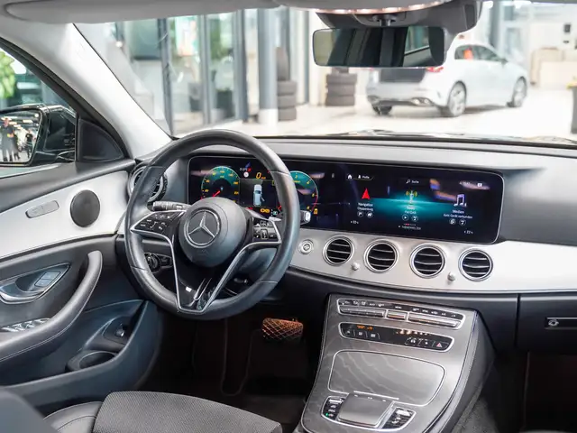 Mercedes-Benz E-Class view 10