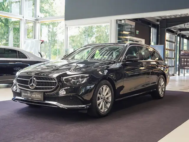 Mercedes-Benz E-Class view 6