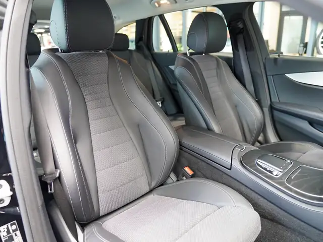 Mercedes-Benz E-Class view 8