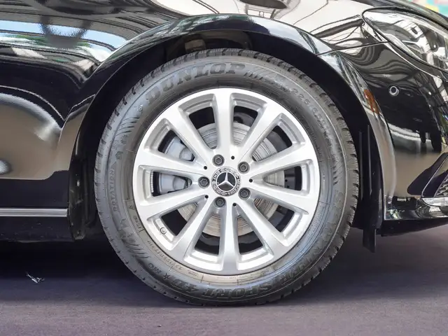 Mercedes-Benz E-Class view 2