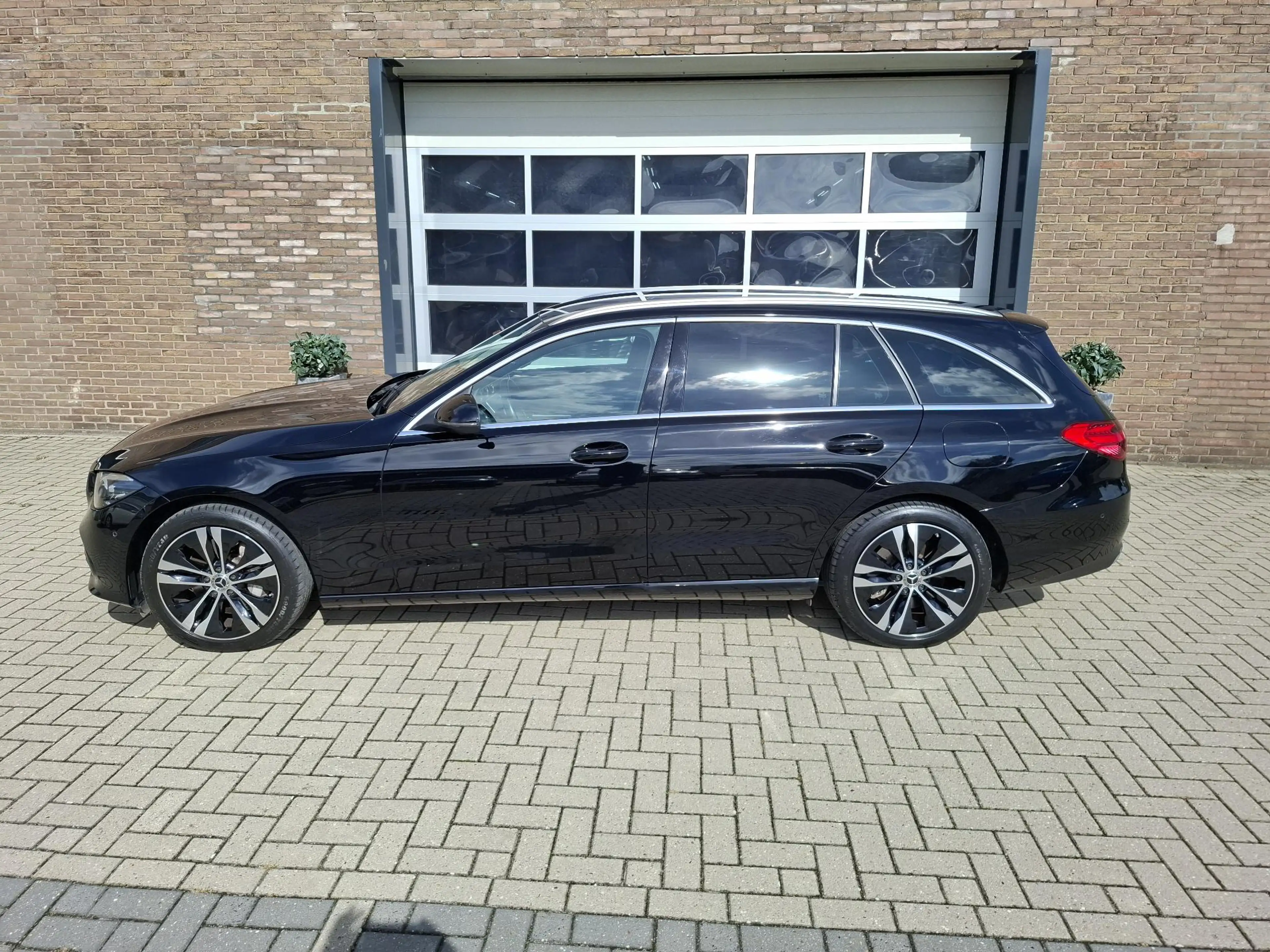 Mercedes-Benz C 300 Estate e Business Line — photo 2