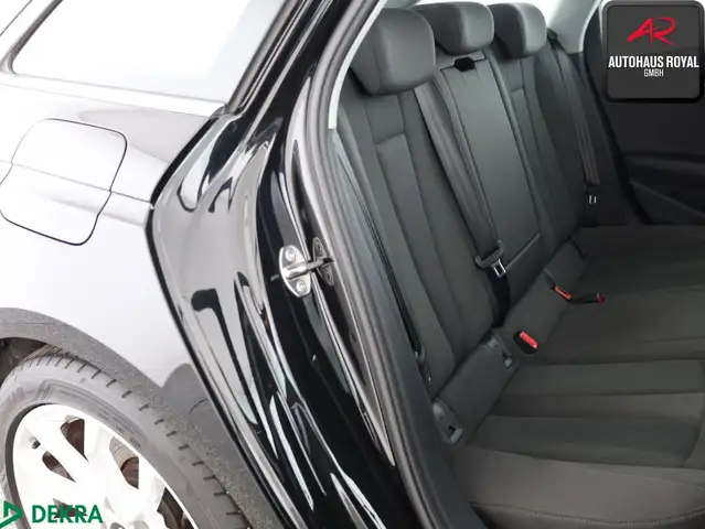 Audi A4 view 12