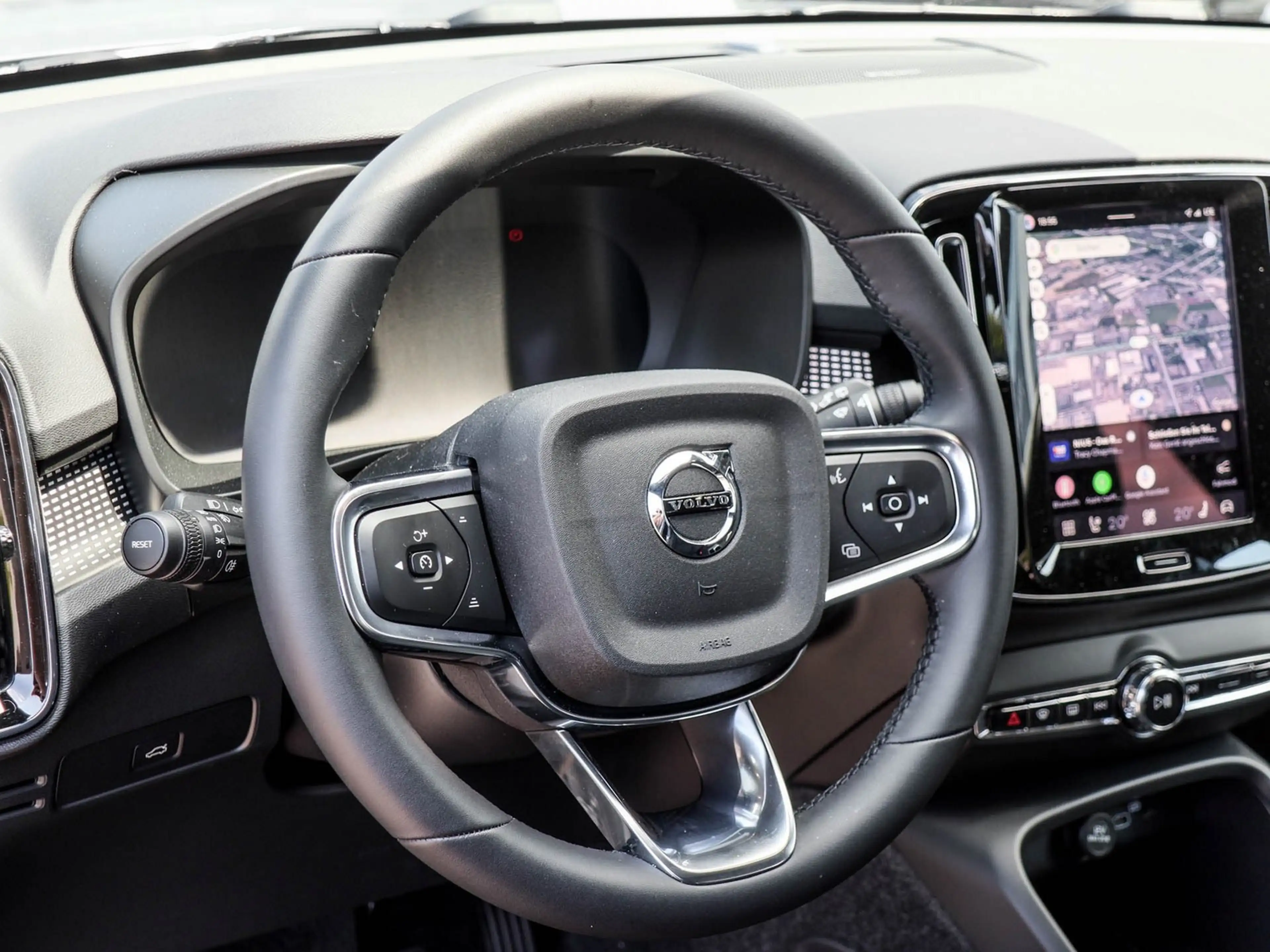 Volvo EX40 Single Motor Extended Range RWD Ultra Black Edi... — photo 9