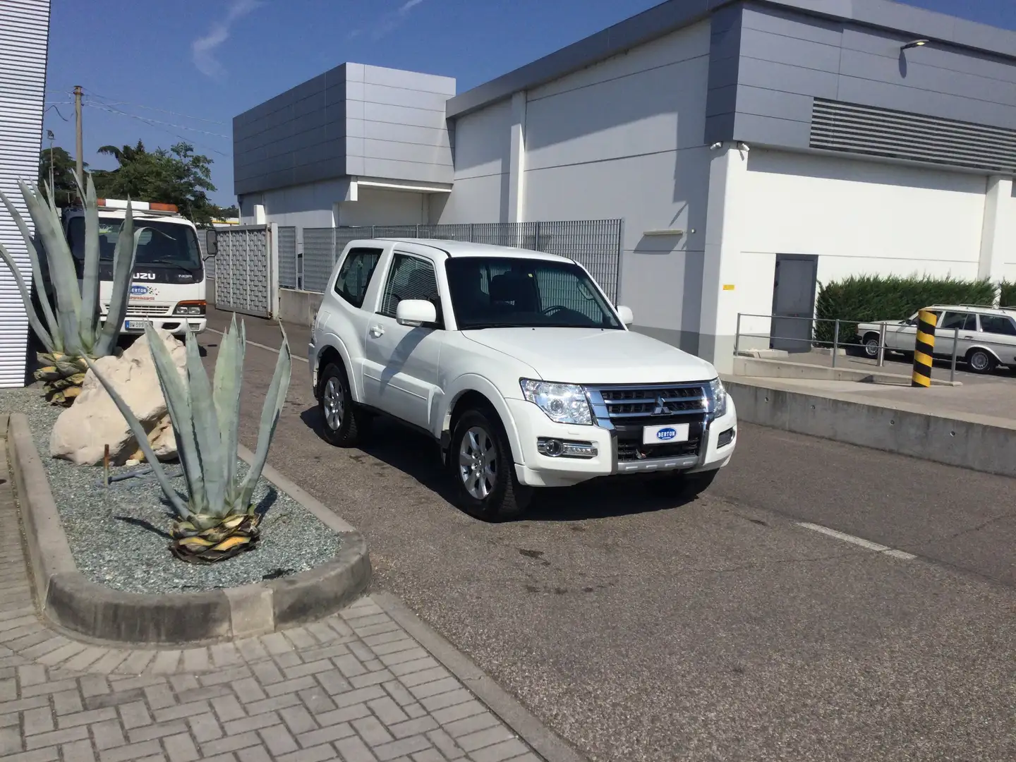 Mitsubishi Pajero 3.2 DI-D 16V 3p. Invite DPF Bianco - 2