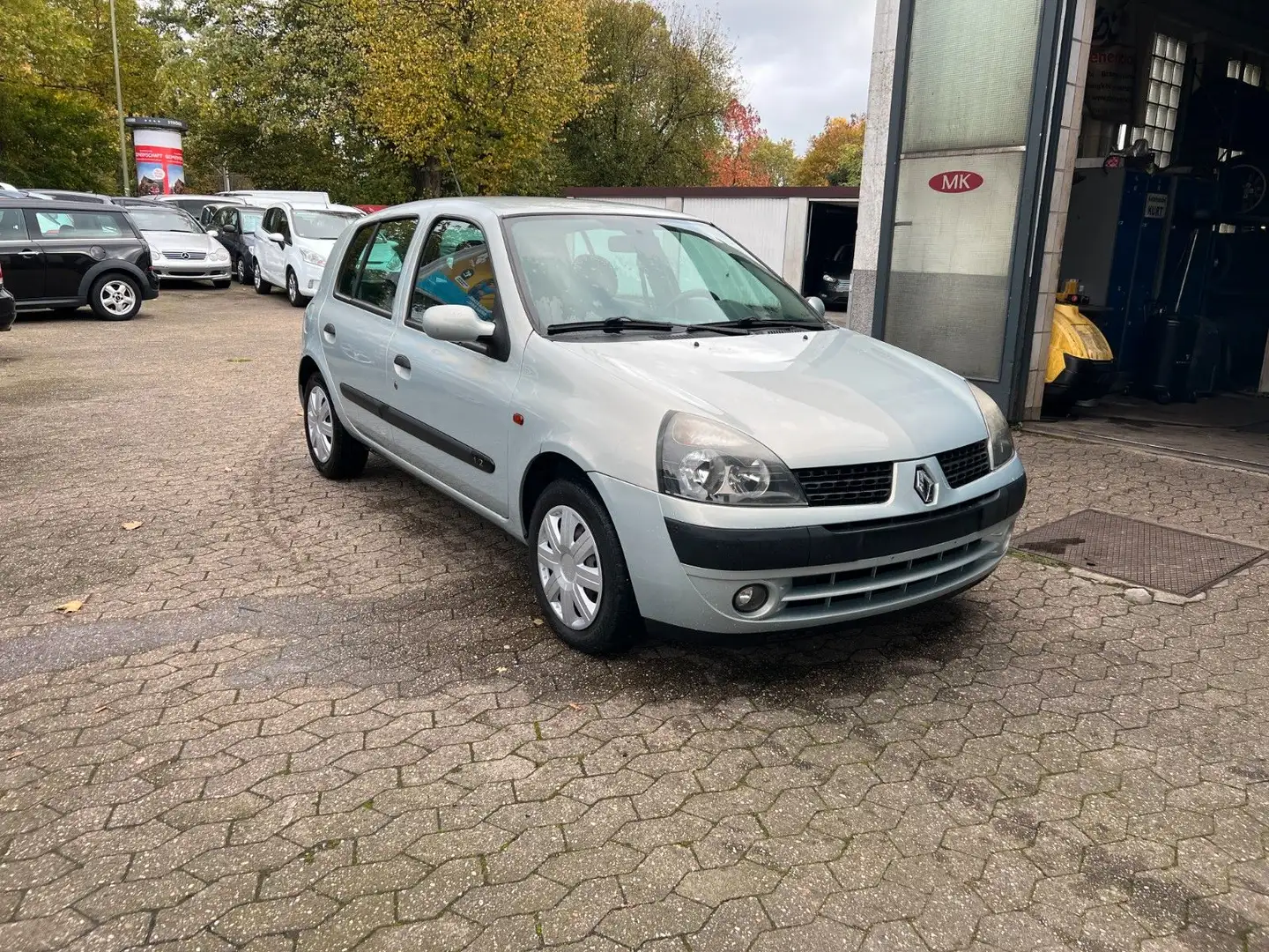 Renault Clio 1.2 Authentique 4 Türig-Servo-ABS-Airbags - 1