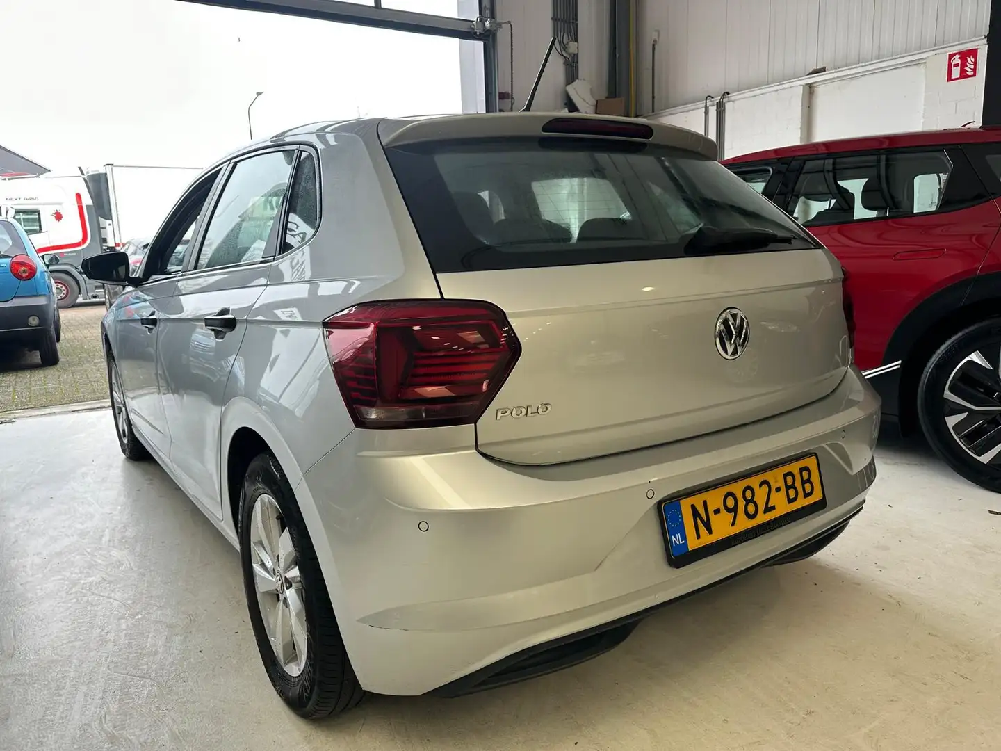 Volkswagen Polo 1.0 MPI Trendline Grau - 2