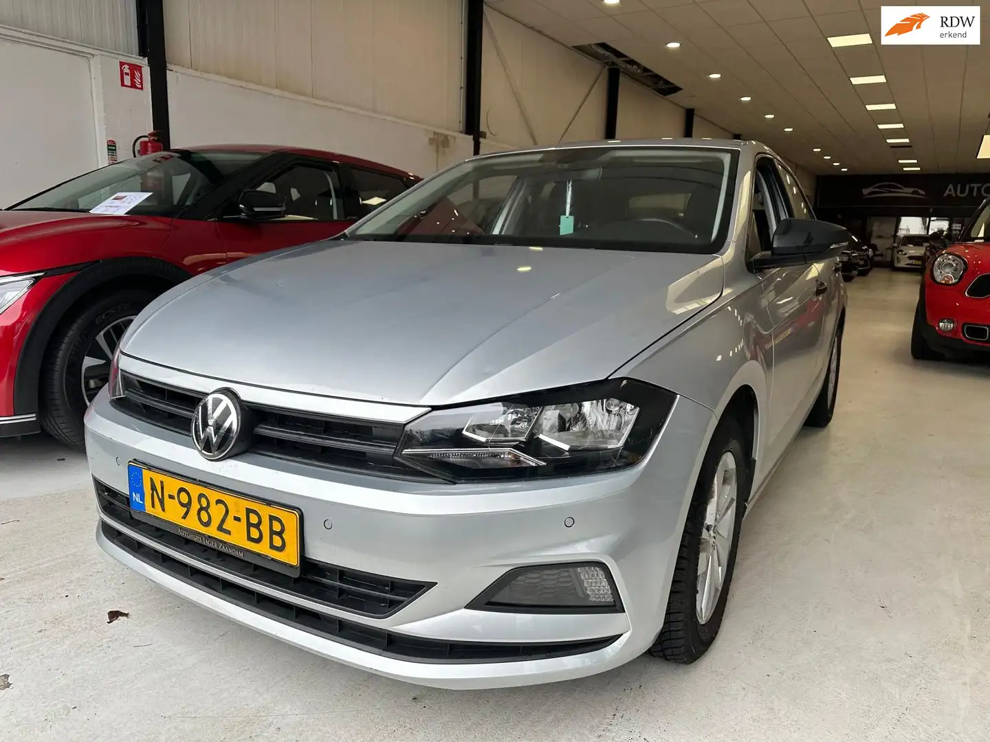 Volkswagen Polo 1.0 MPI Trendline Grau - 1