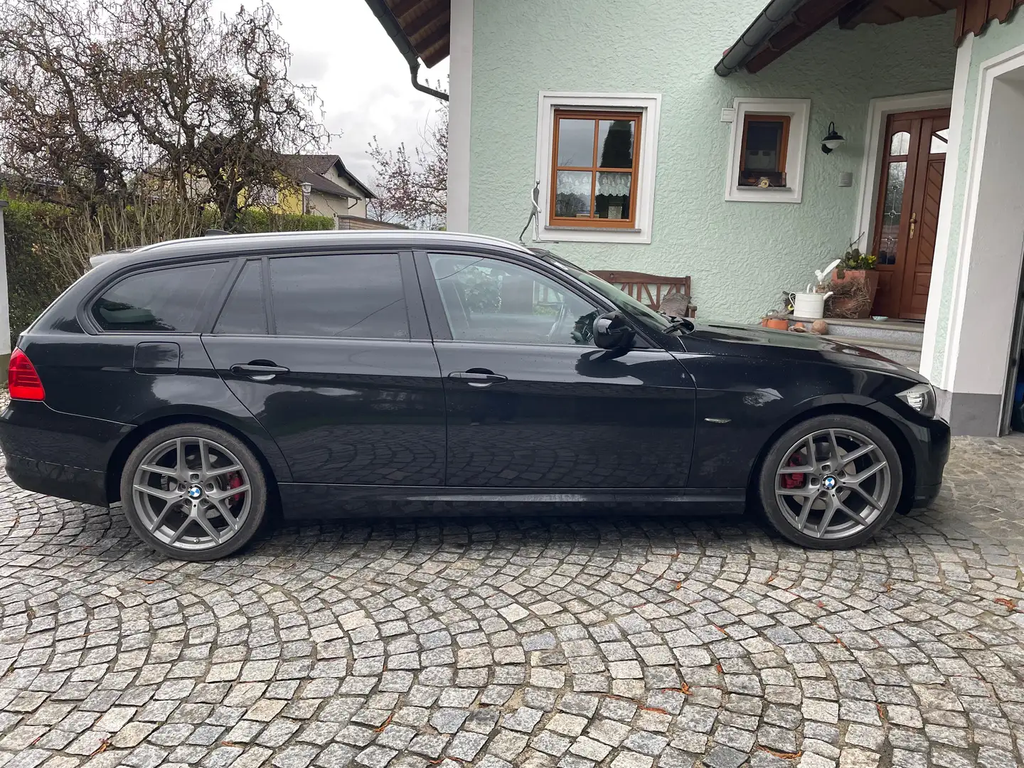 BMW 318 318d Touring Österreich-Paket Österreich Schwarz - 2