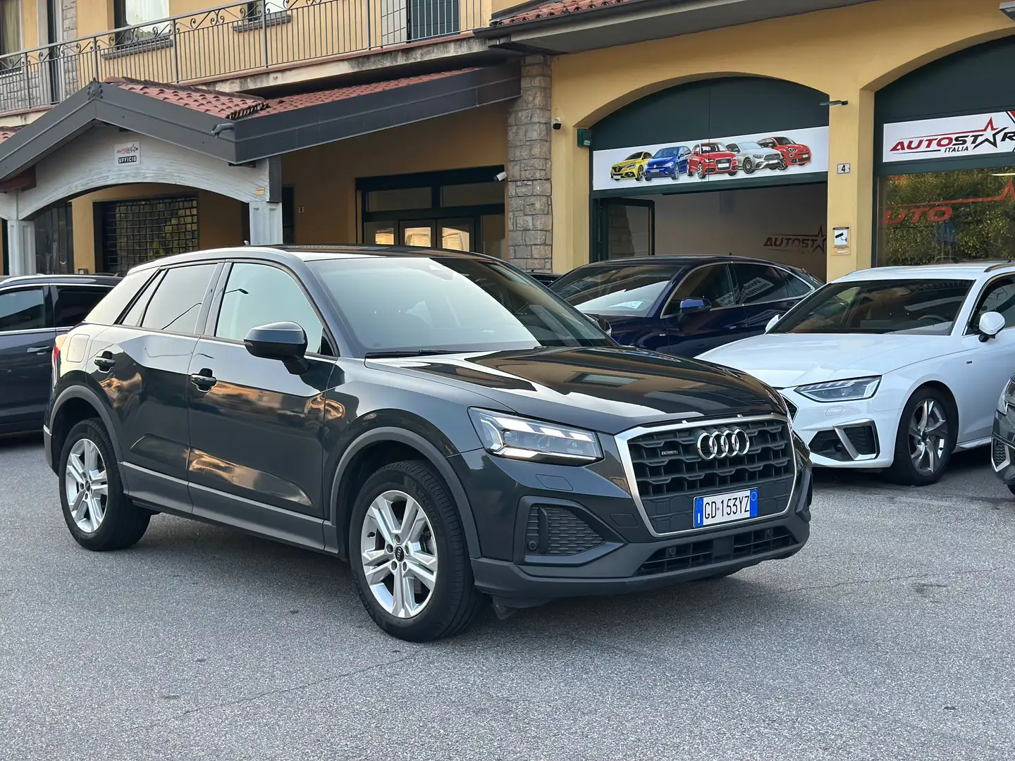 Audi Q2 Q2 2021 35 2.0 tdi Identity Black quattro s-tronic Grau - 1