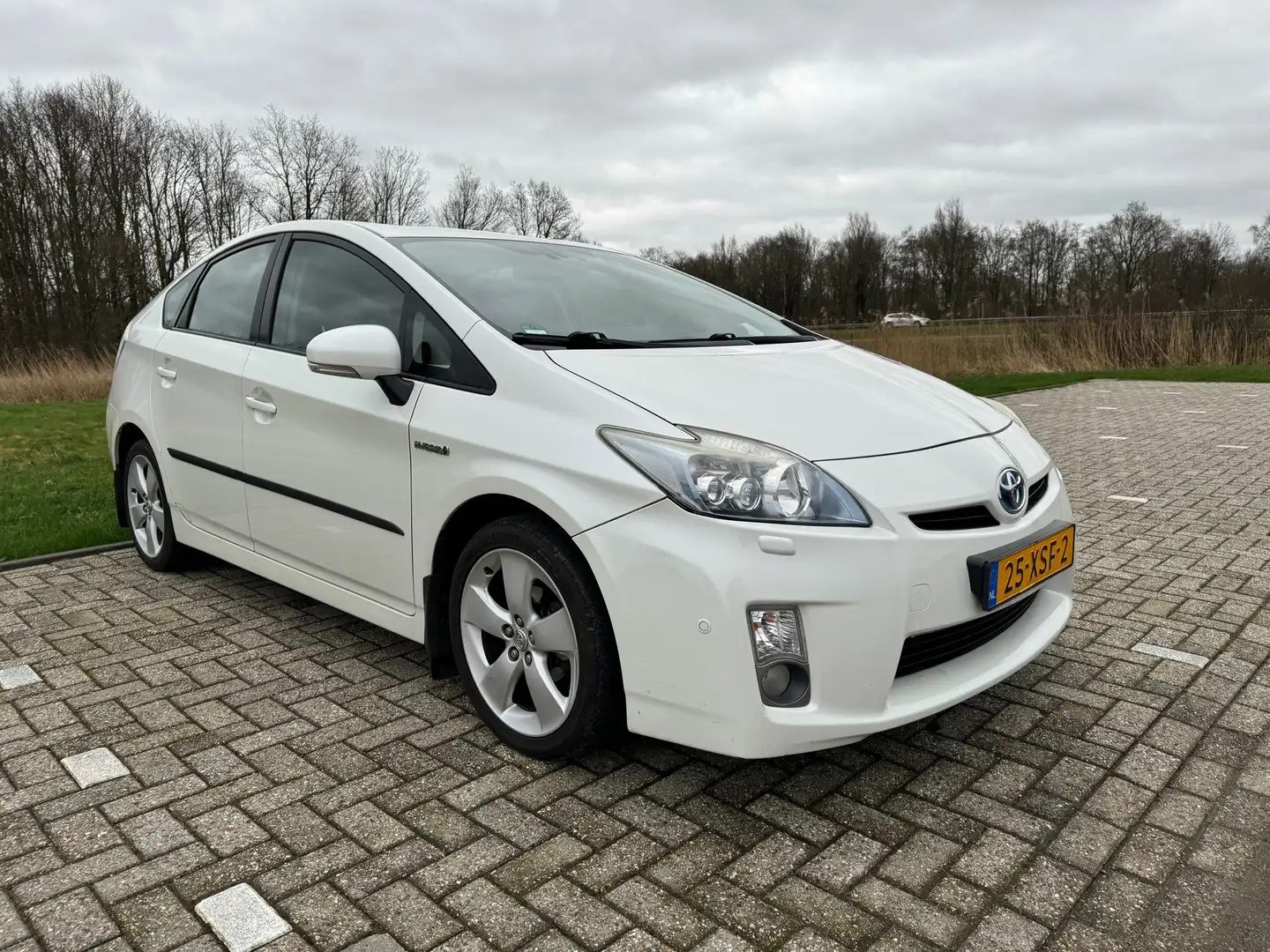 Toyota Prius 1.8 Dynamic Business volledig dealer onderhouden Blanc - 1