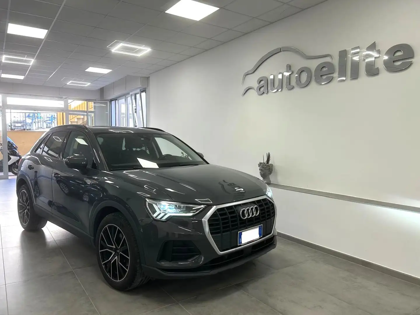Audi Q3 35TDI Gris - 1