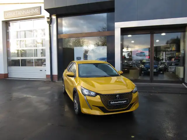 Peugeot e-208 Allure Elektromotor 136