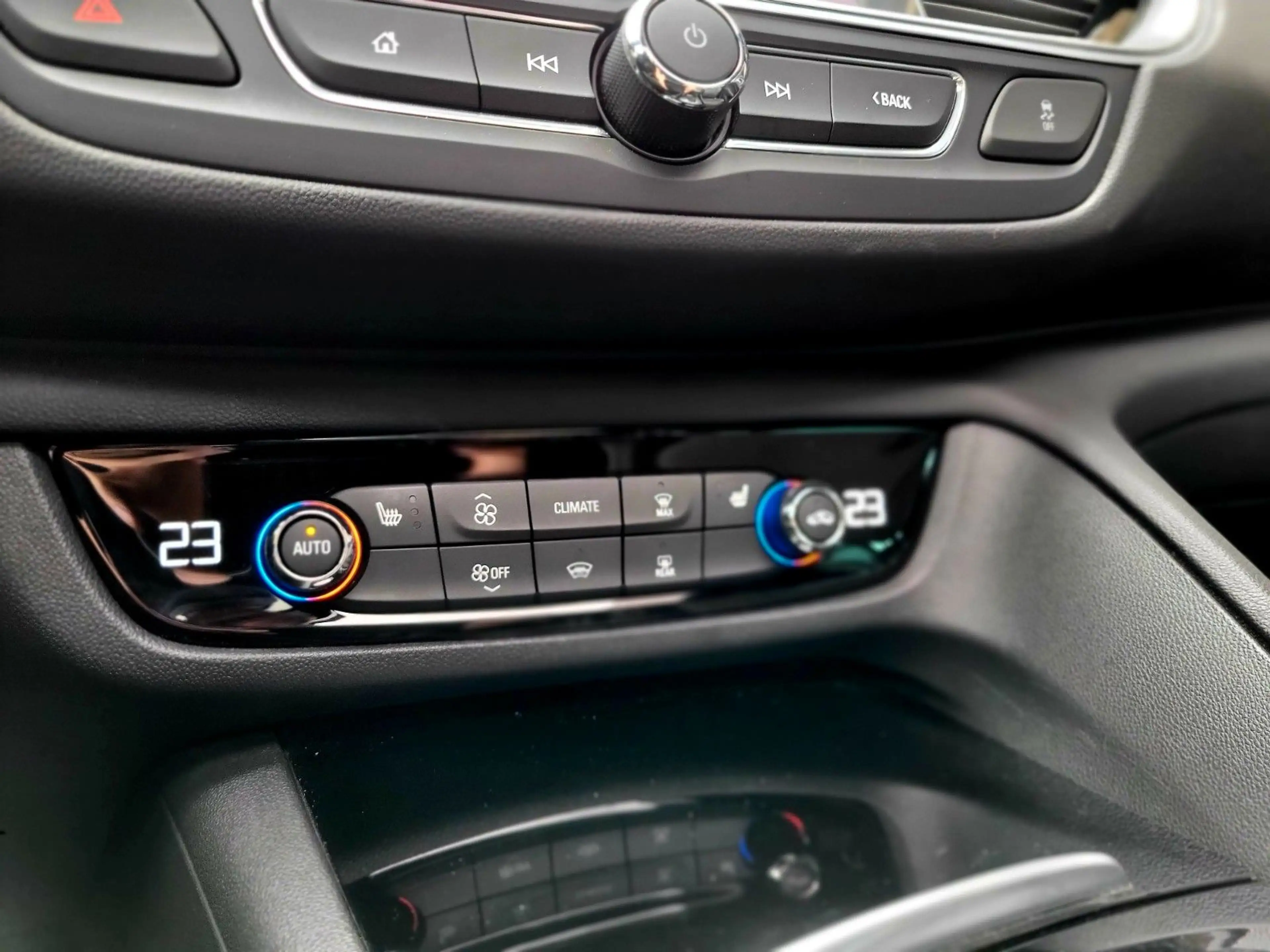 Opel Insignia B ST Premium GSi 4x4 mit Panorama-Dach — photo 15
