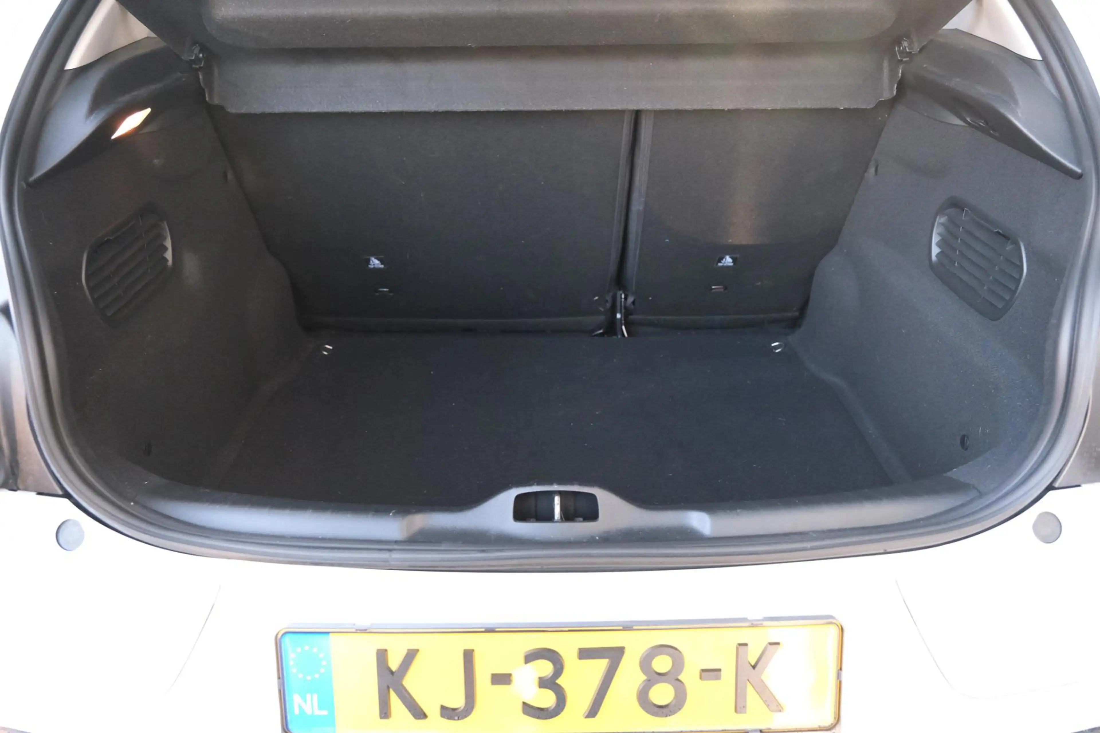 Citroen C4 Cactus 1.2 PureTech W — photo 36