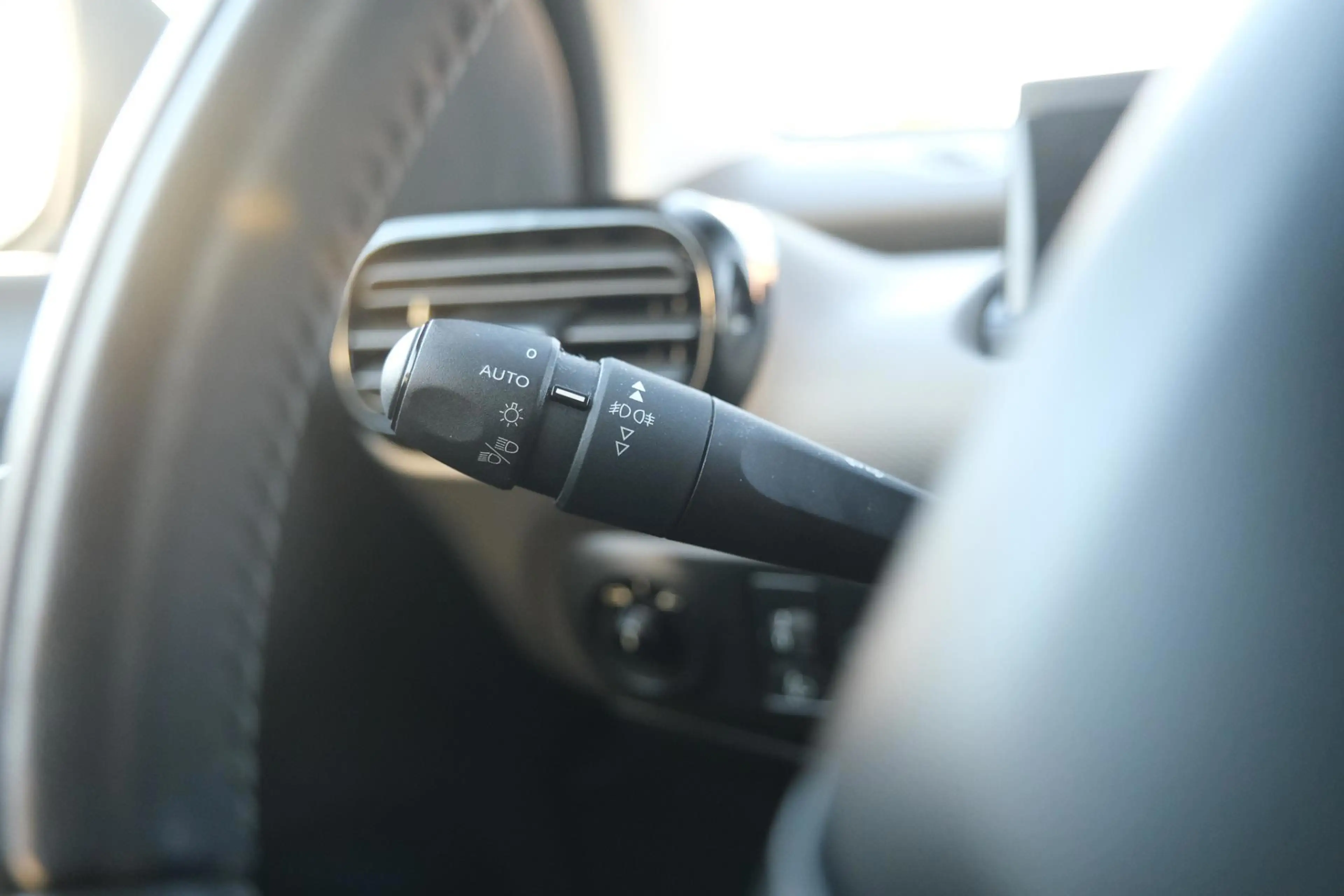 Citroen C4 Cactus 1.2 PureTech W — photo 22