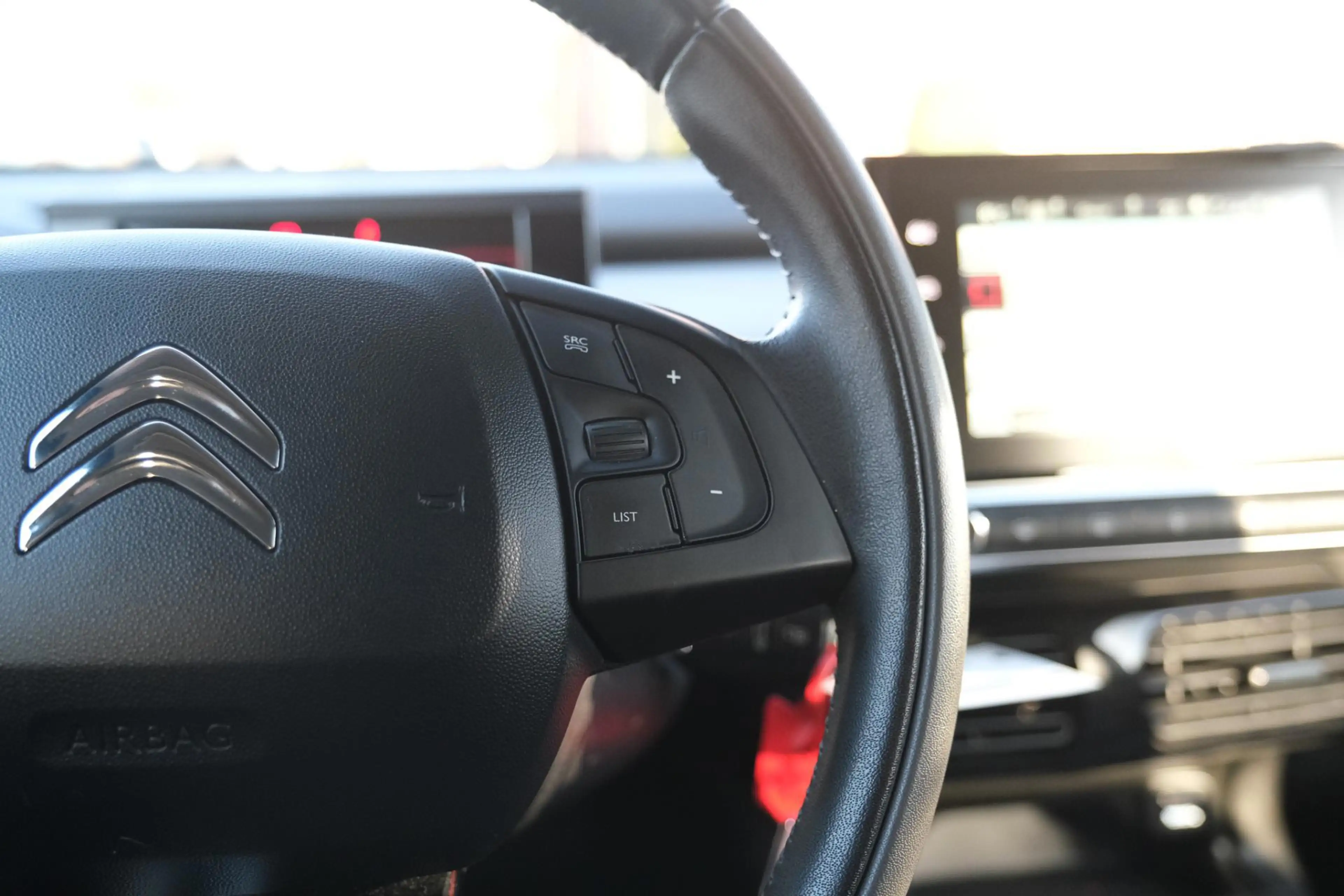 Citroen C4 Cactus 1.2 PureTech W — photo 21