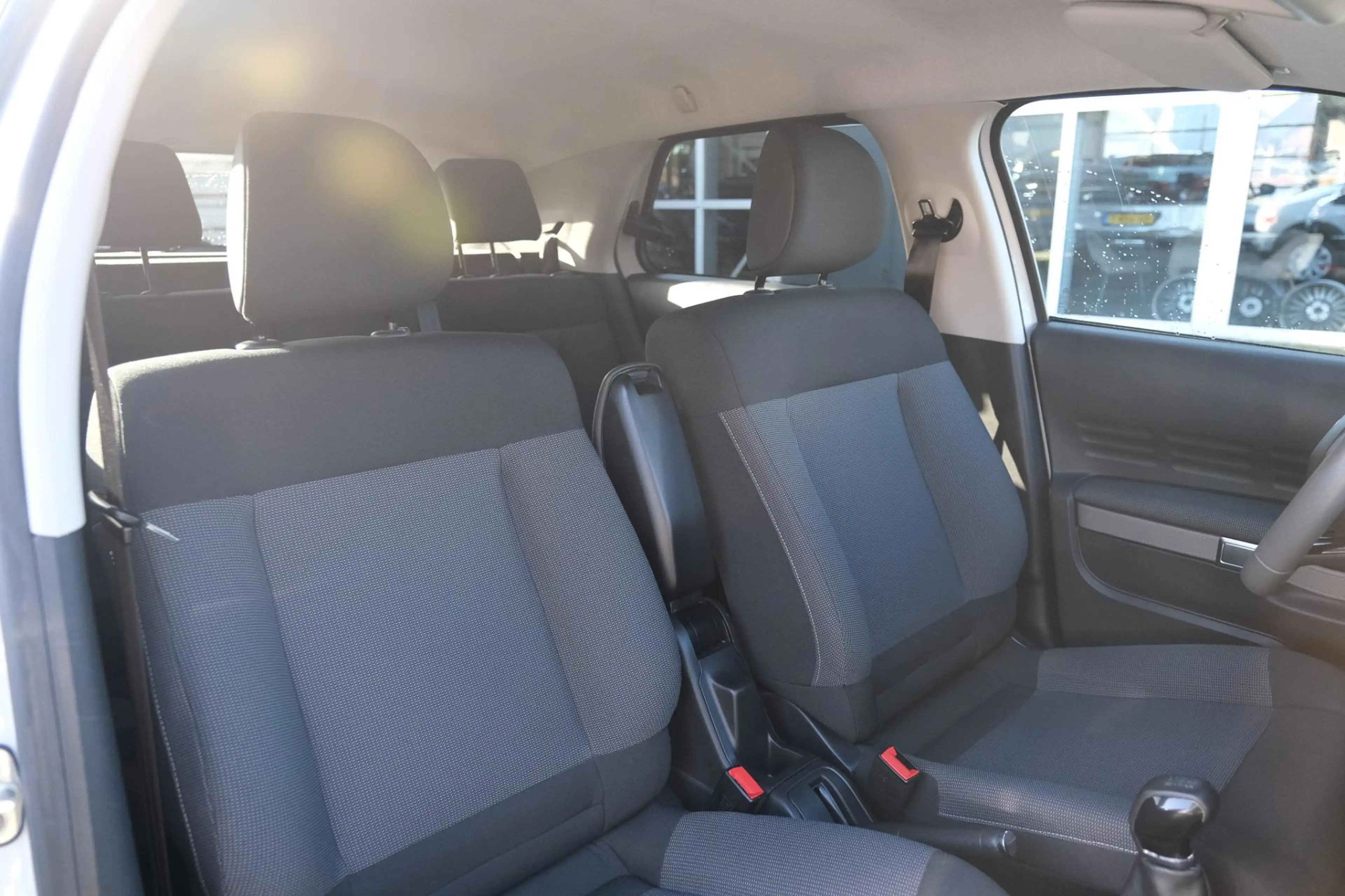 Citroen C4 Cactus 1.2 PureTech W — photo 31