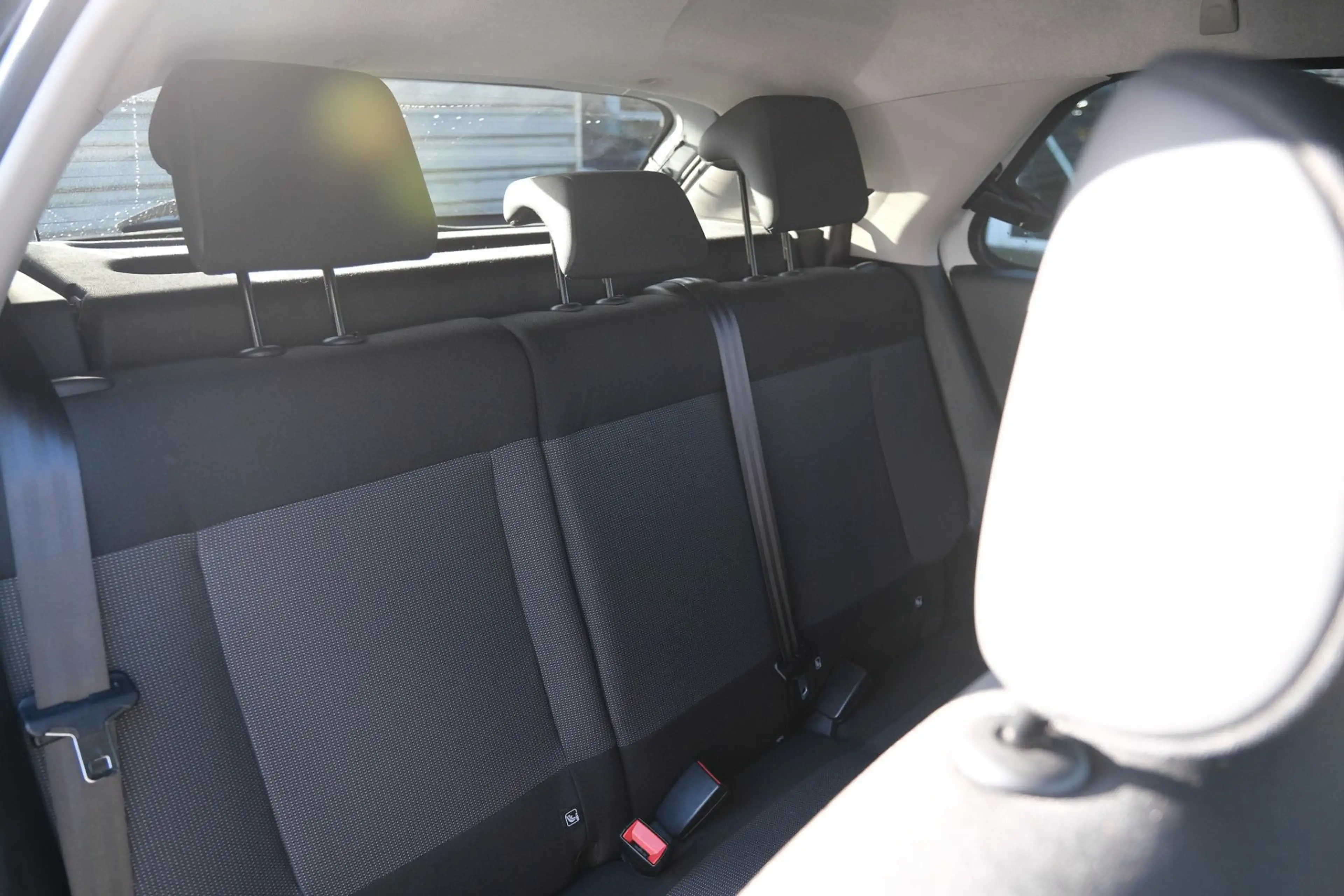 Citroen C4 Cactus 1.2 PureTech W — photo 34