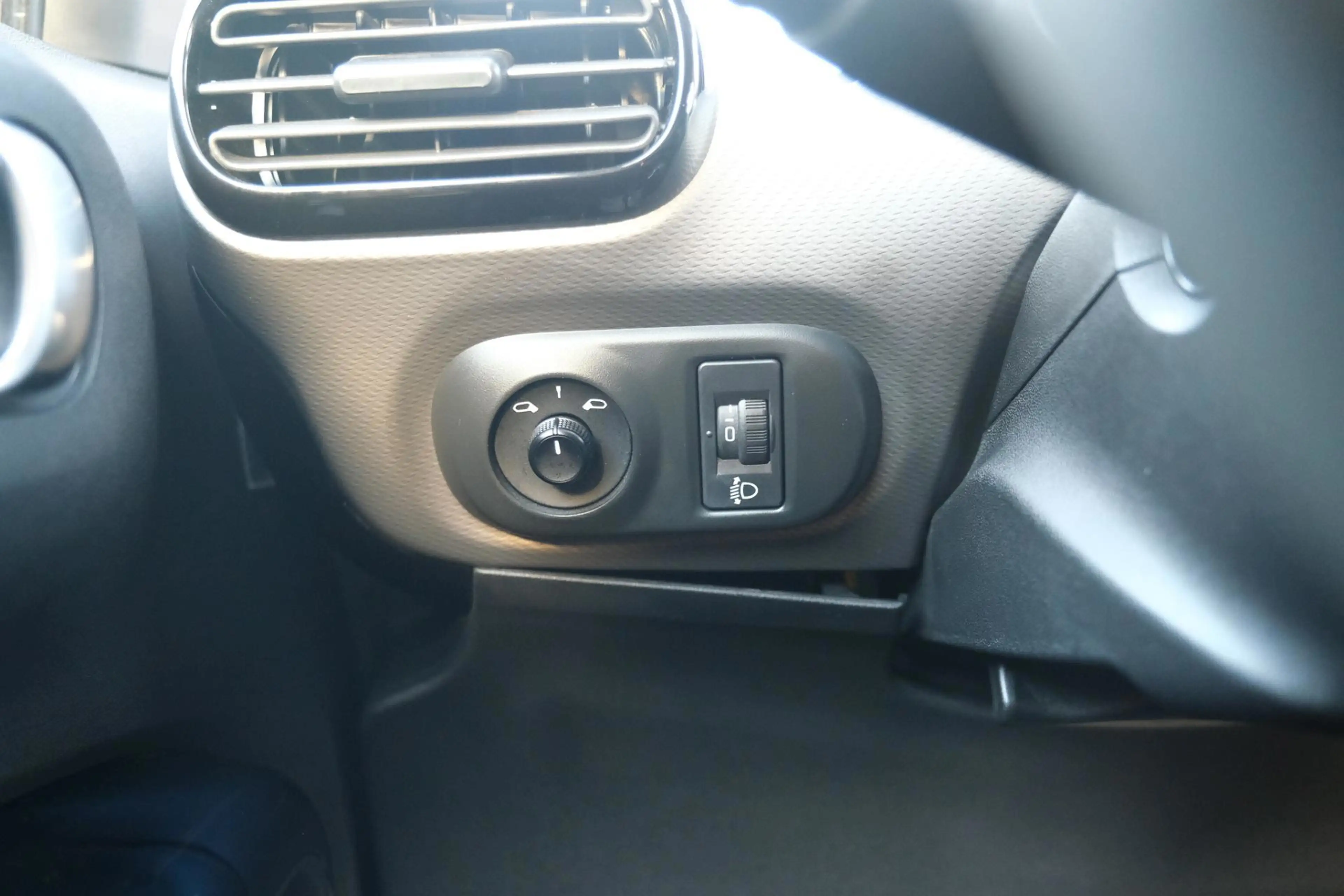 Citroen C4 Cactus 1.2 PureTech W — photo 26