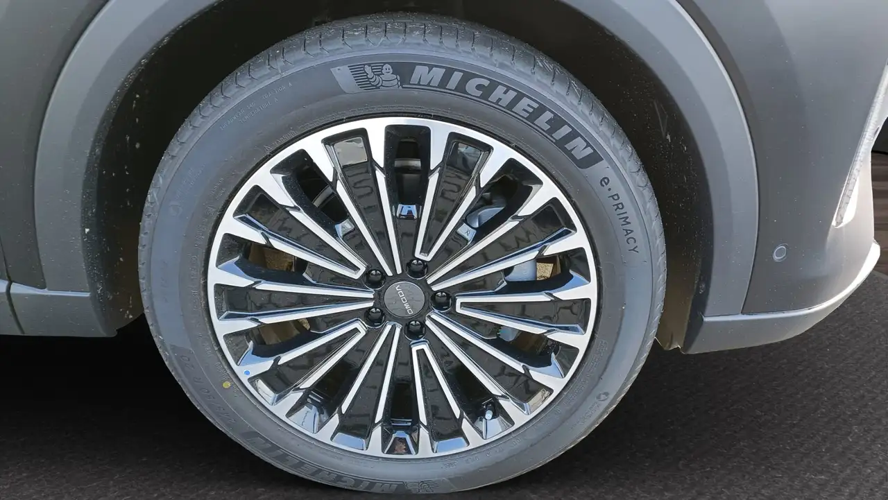 Omoda 9 SHS-P 1.5 tgdi phev Premium i-awd 536CV *PROMO* 11
