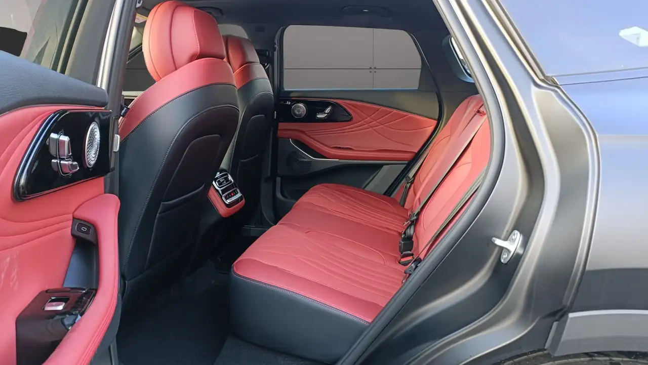 Omoda 9 SHS-P 1.5 tgdi phev Premium i-awd 536CV *PROMO* 10