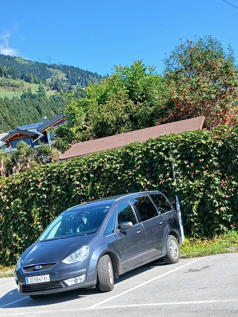 Ford Galaxy 2.0 TDCi DPF Ambiente - 2